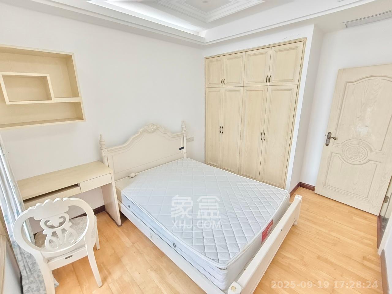 湘江世纪城临江苑 1室2厅2卫 4000.0元/月 湘江世纪城临江苑 1室2厅2卫 4000.0元/月室内图