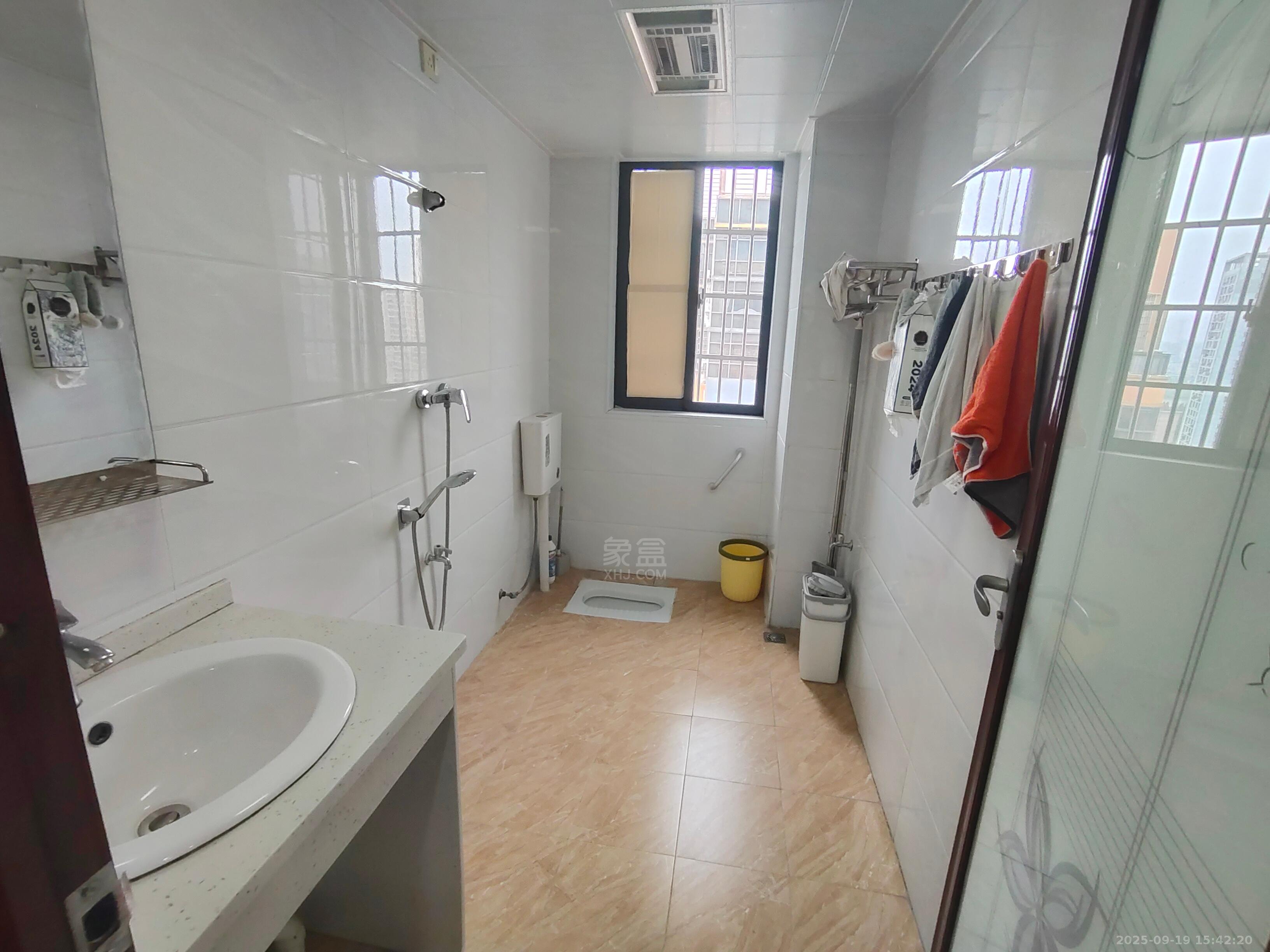 文化园三期 2室2厅1卫 1500.0元/月 文化园三期 2室2厅1卫 1500.0元/月室内图