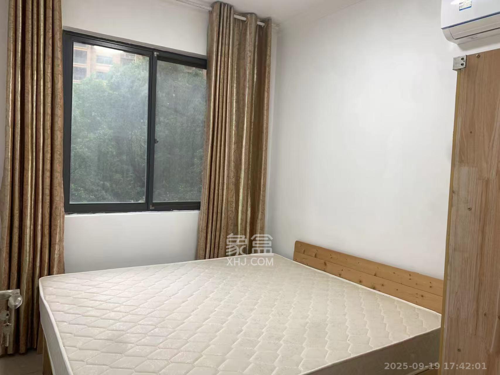 山水嘉园 4室2厅1卫 2000.0元/月 山水嘉园 4室2厅1卫 2000.0元/月室内图