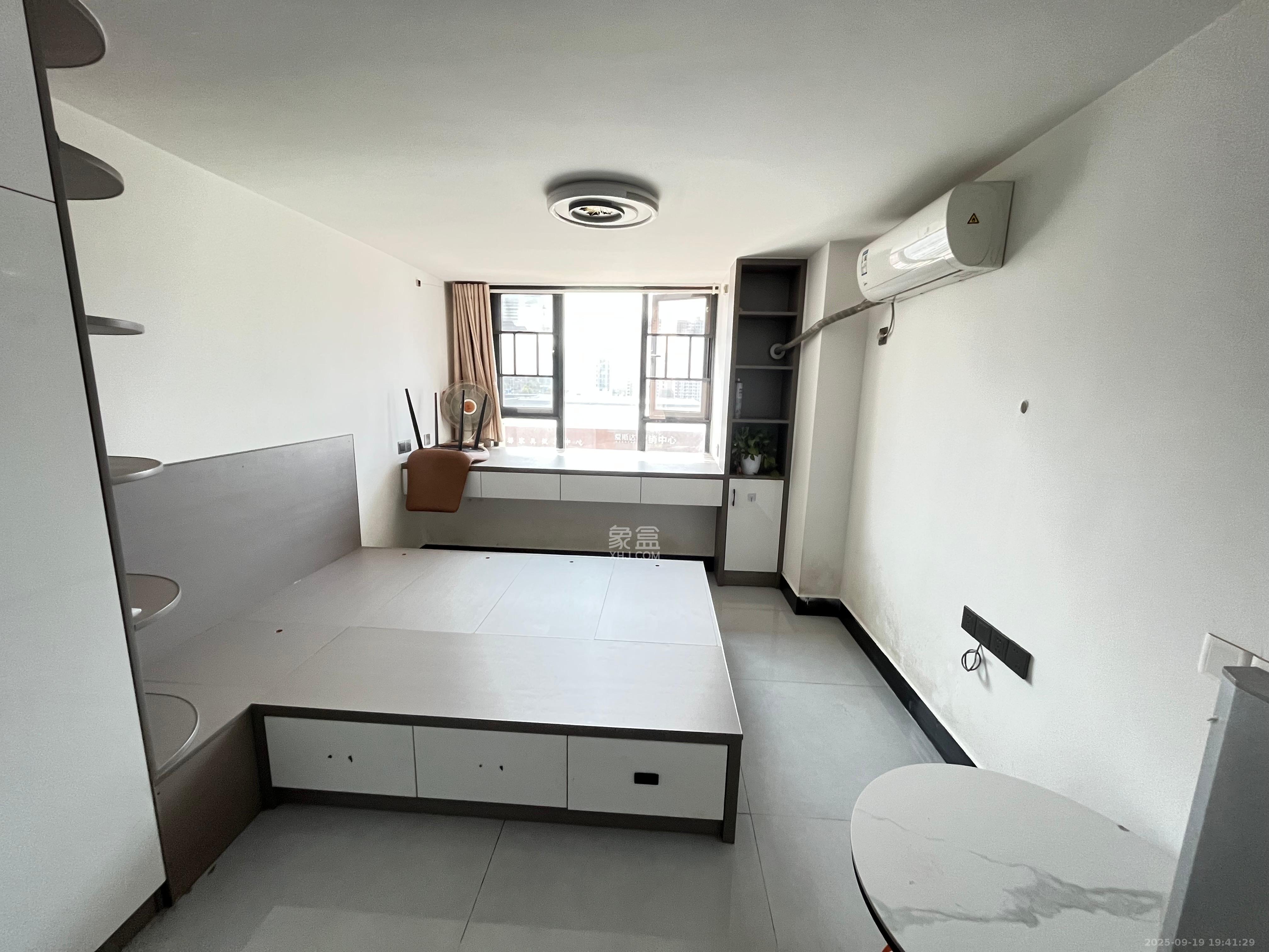 阿舍南2号（花之林大厦）  1室0厅0卫    1200.0元/月室内图