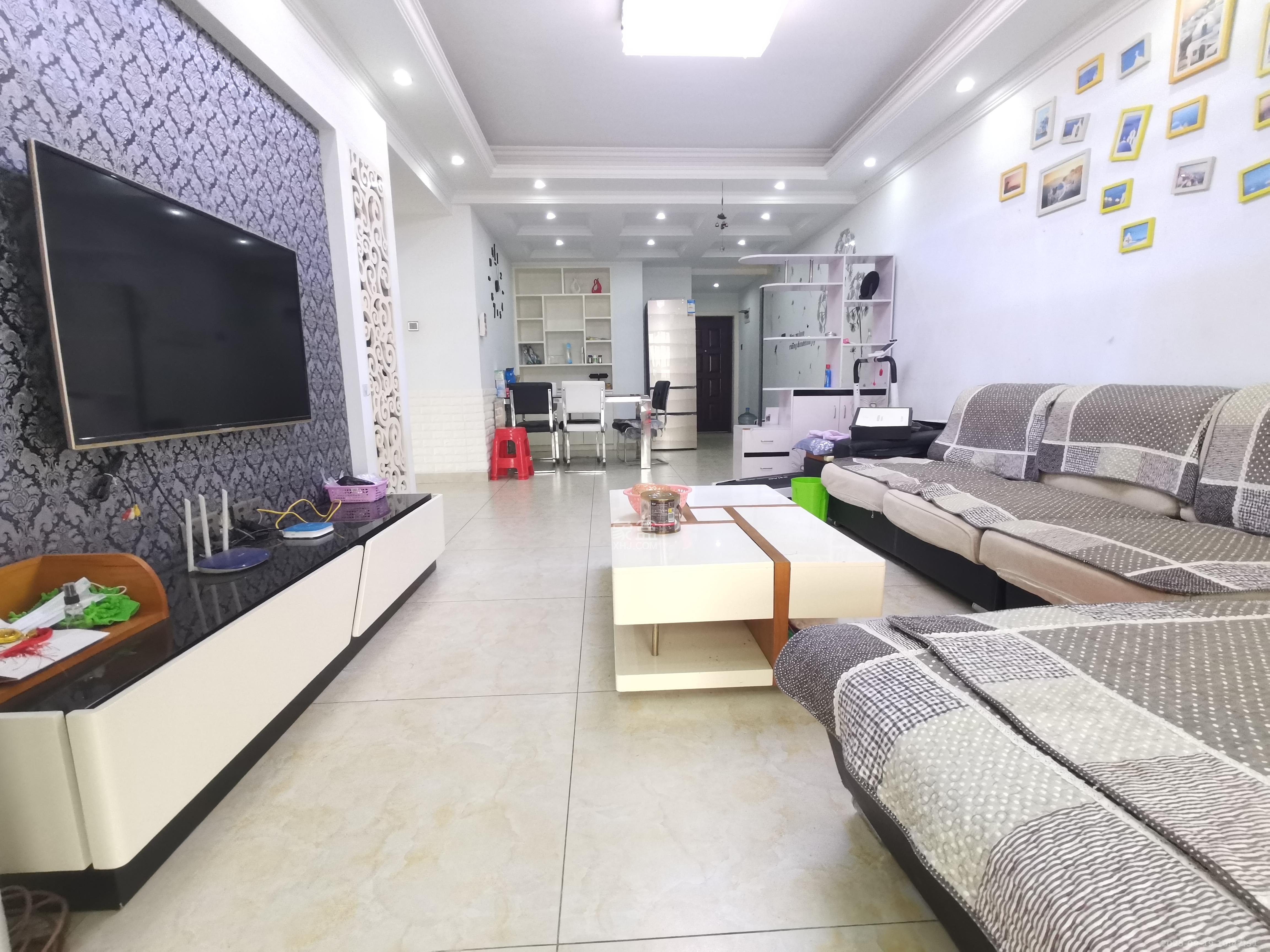 海洋半岛(月珑湾) 3室2厅1卫 2400.0元/月 海洋半岛(月珑湾) 3室2厅1卫 2400.0元/月室内图