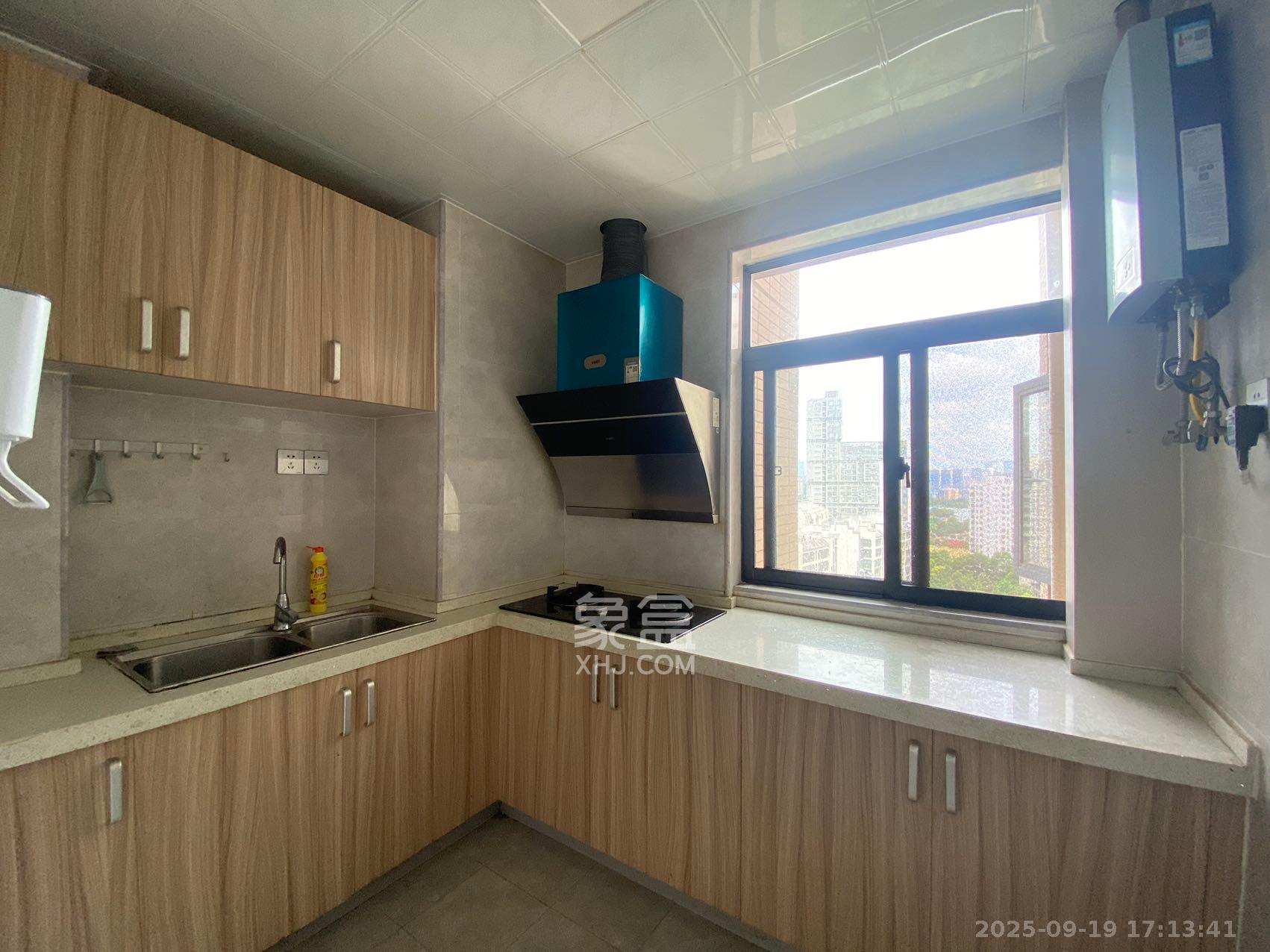 西子湖畔沃府  3室2厅1卫    3300.0元/月室内图