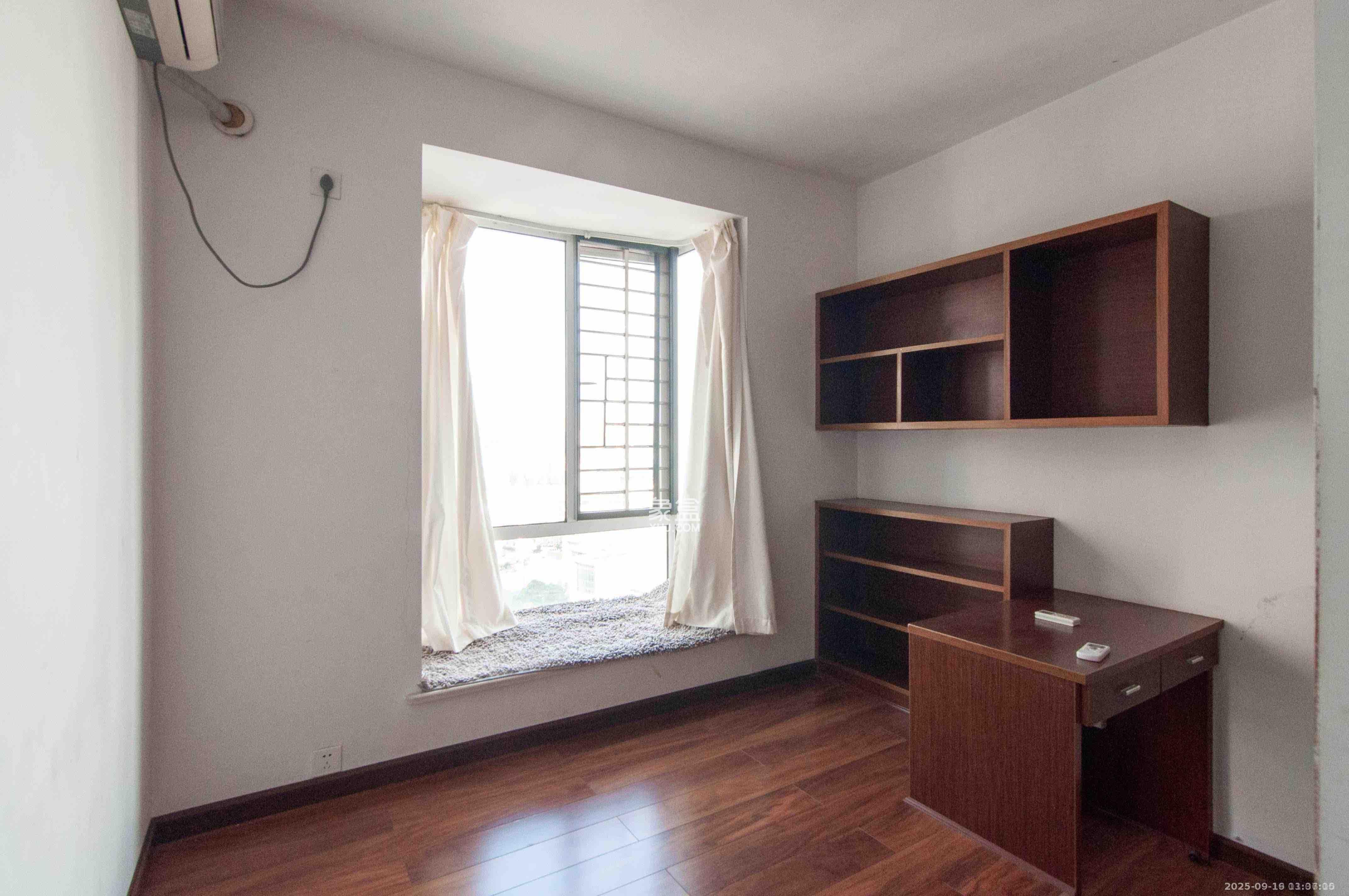 湘麓国际 3室2厅2卫 2600.0元/月 湘麓国际 3室2厅2卫 2600.0元/月室内图