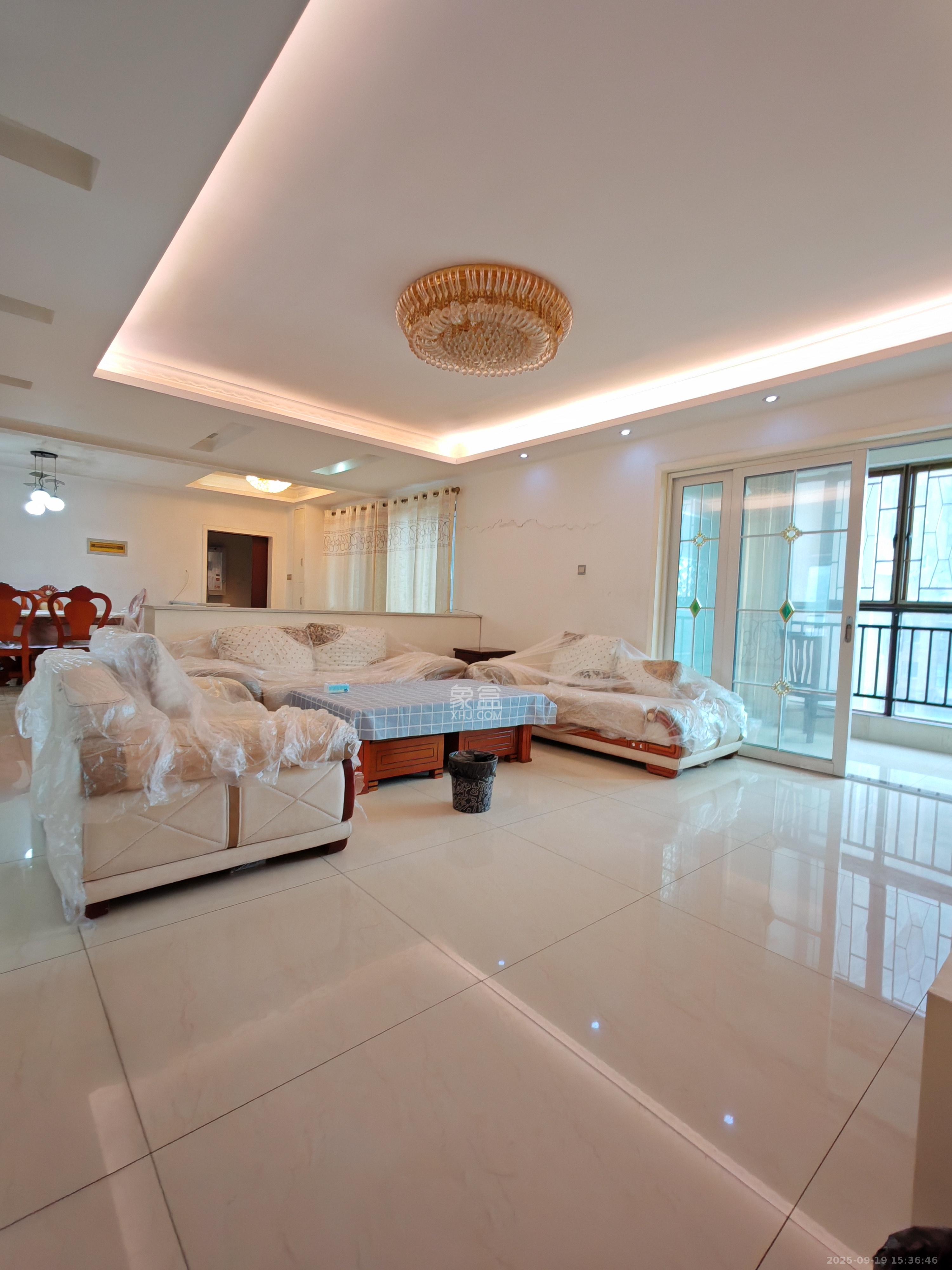 锑都家园  3室2厅2卫    2000.0元/月室内图