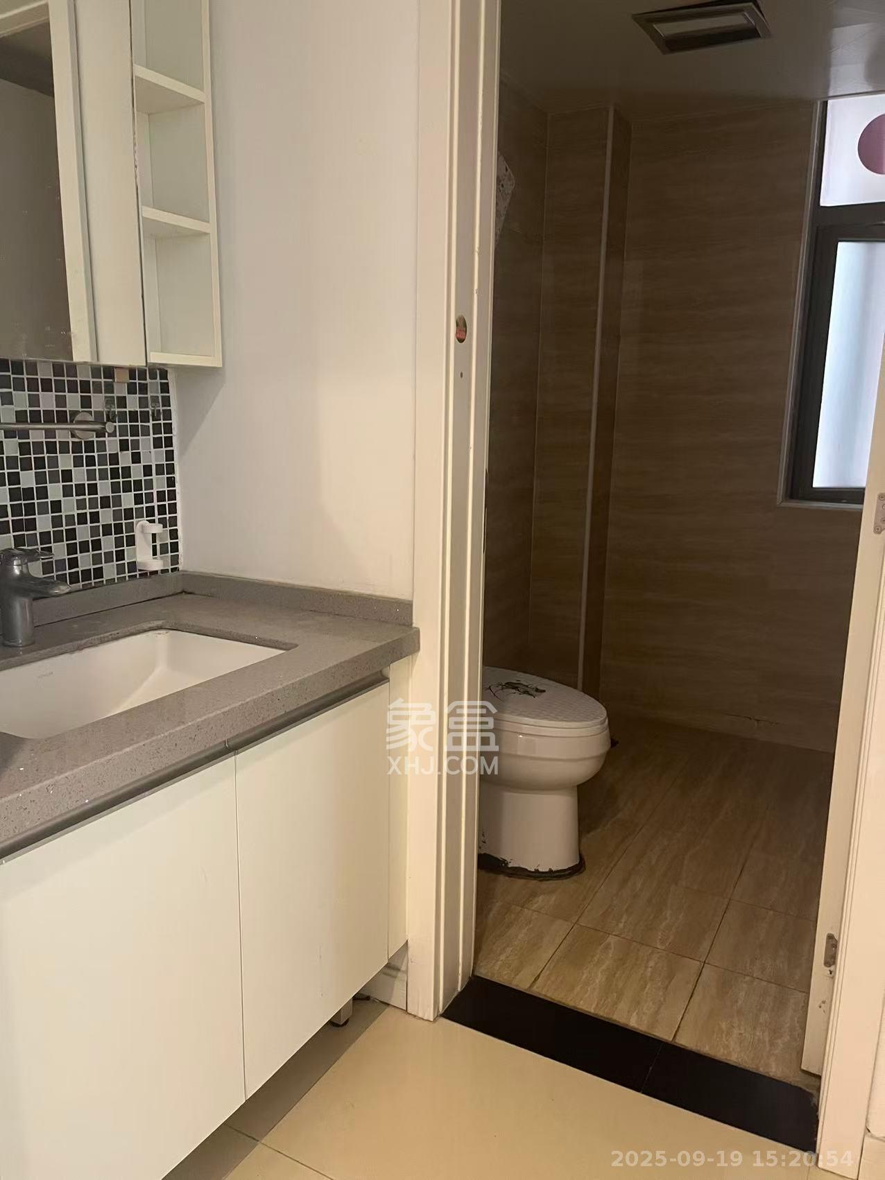 米兰春天  3室2厅1卫    1800.0元/月室内图