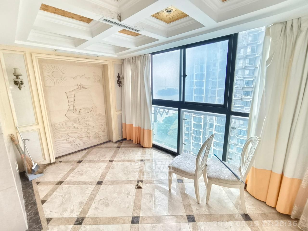 湘江世纪城临江苑 1室2厅2卫 4000.0元/月 湘江世纪城临江苑 1室2厅2卫 4000.0元/月室内图