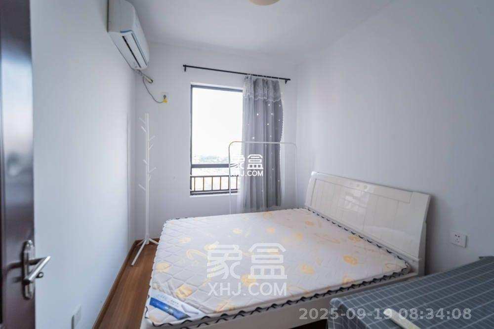 绿地之窗 3室2厅1卫 2000.00元/月 绿地之窗 3室2厅1卫 2000.00元/月室内图