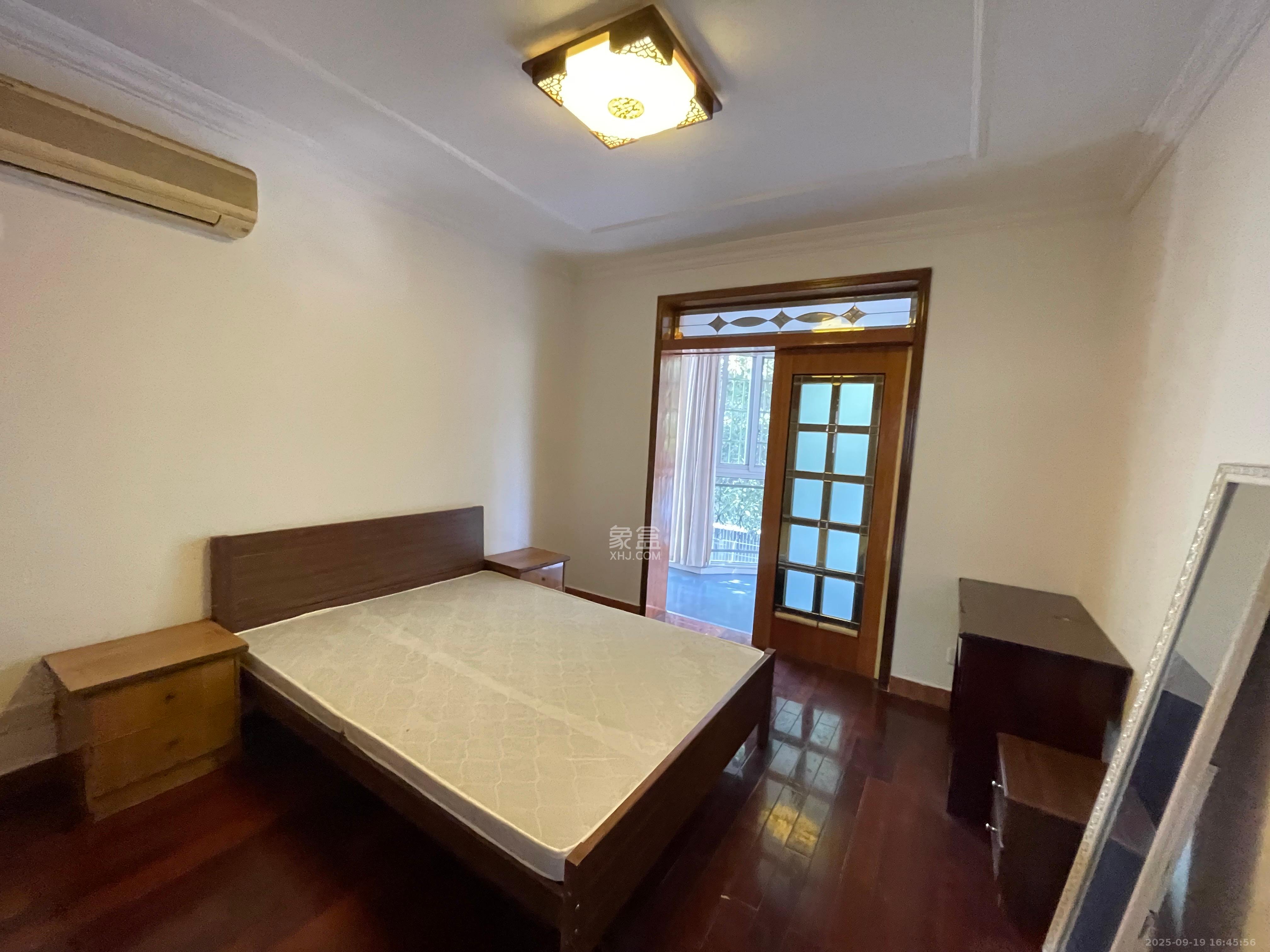 依星苑 2室1厅1卫 2100.0元/月 依星苑 2室1厅1卫 2100.0元/月室内图