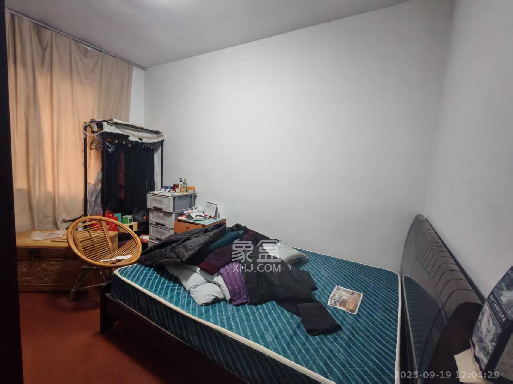 广电南院宿舍 3室1厅1卫 1800.0元/月 广电南院宿舍 3室1厅1卫 1800.0元/月室内图