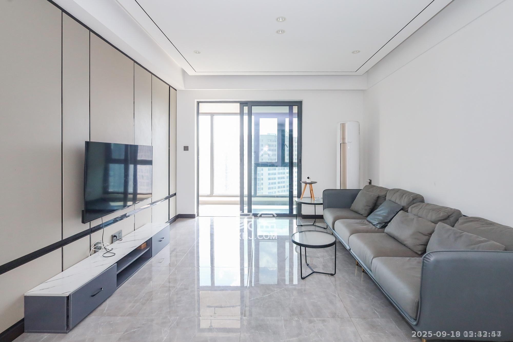 卓越中寰 3室2厅2卫 4600.0元/月 卓越中寰 3室2厅2卫 4600.0元/月室内图