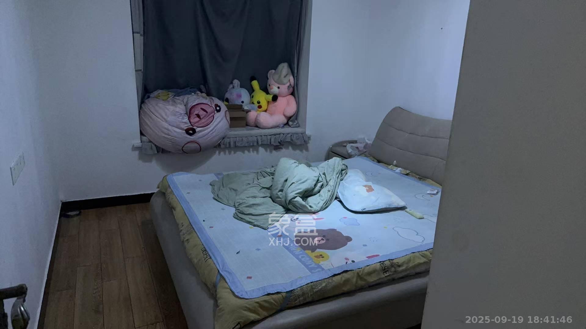 紫晶城 4室1厅1卫 1600.0元/月 紫晶城 4室1厅1卫 1600.0元/月室内图