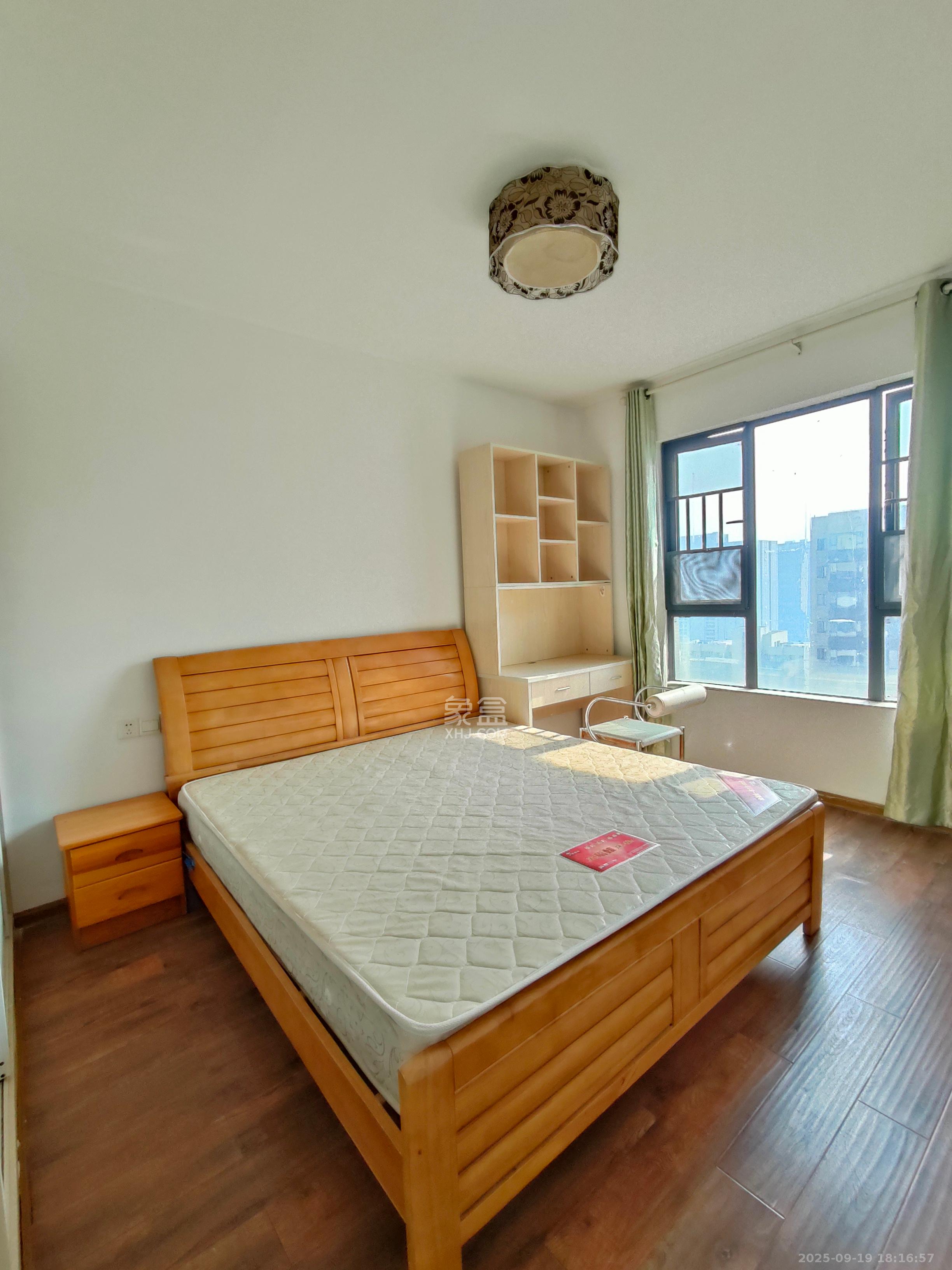 长房时代城  3室2厅1卫    2300.0元/月室内图