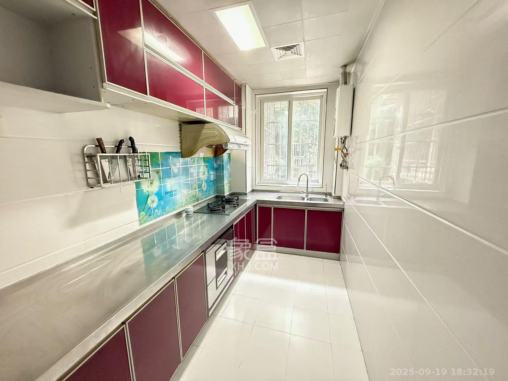 春满江南 4室2厅2卫 58.0万 春满江南 4室2厅2卫 58.0万客厅