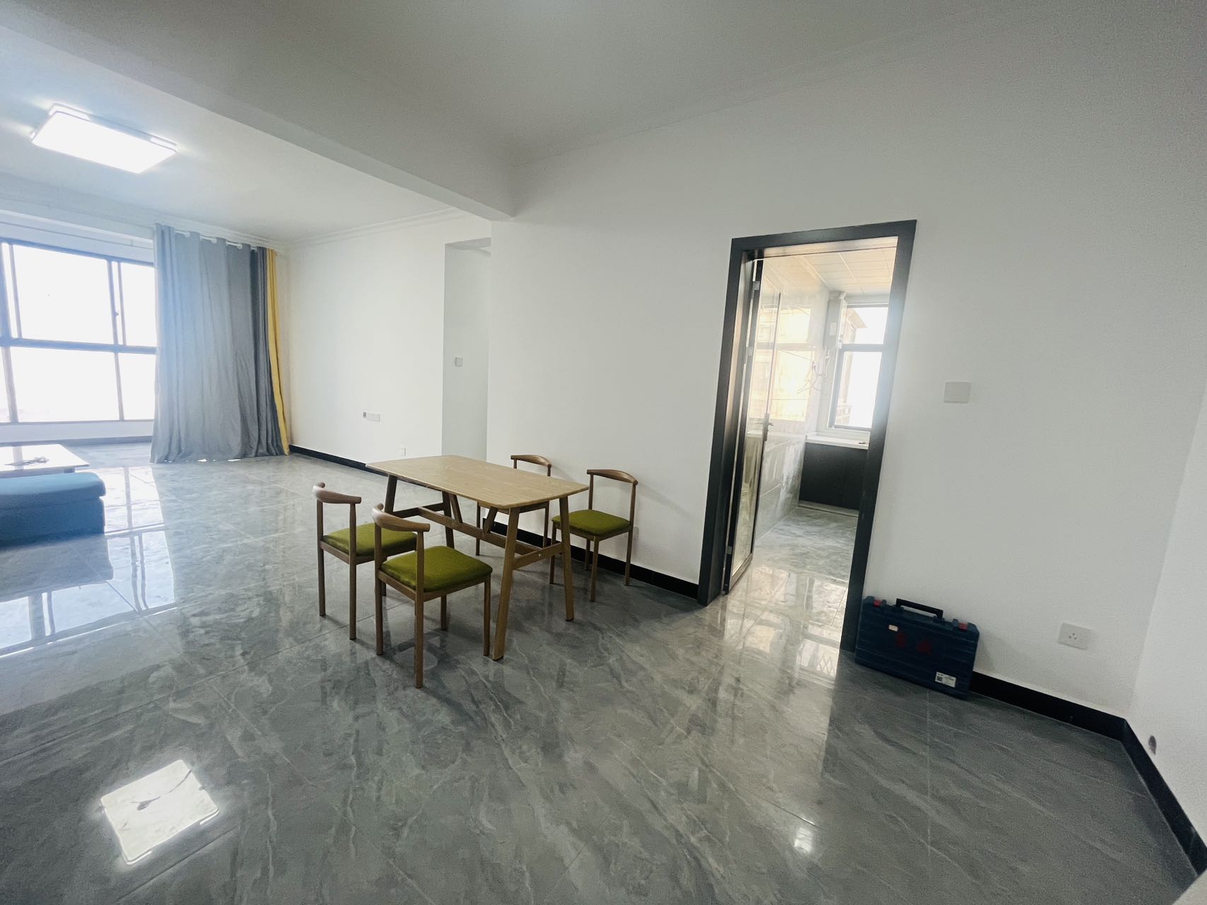 世纪嘉苑 1室0厅0卫 2000.0元/月 世纪嘉苑 1室0厅0卫 2000.0元/月室内图