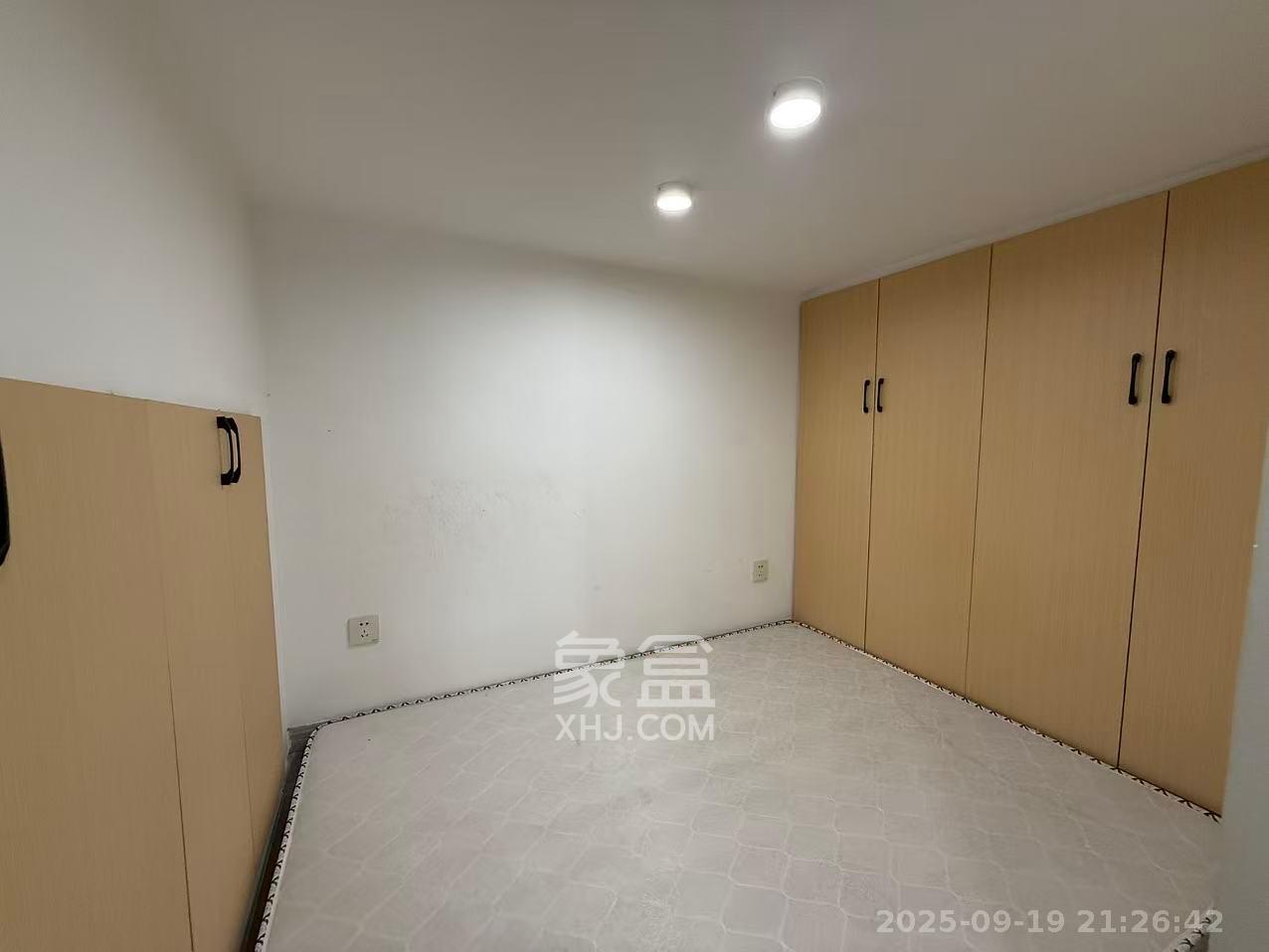 龙湖新壹城 1室1厅1卫 1300.0元/月 龙湖新壹城 1室1厅1卫 1300.0元/月室内图