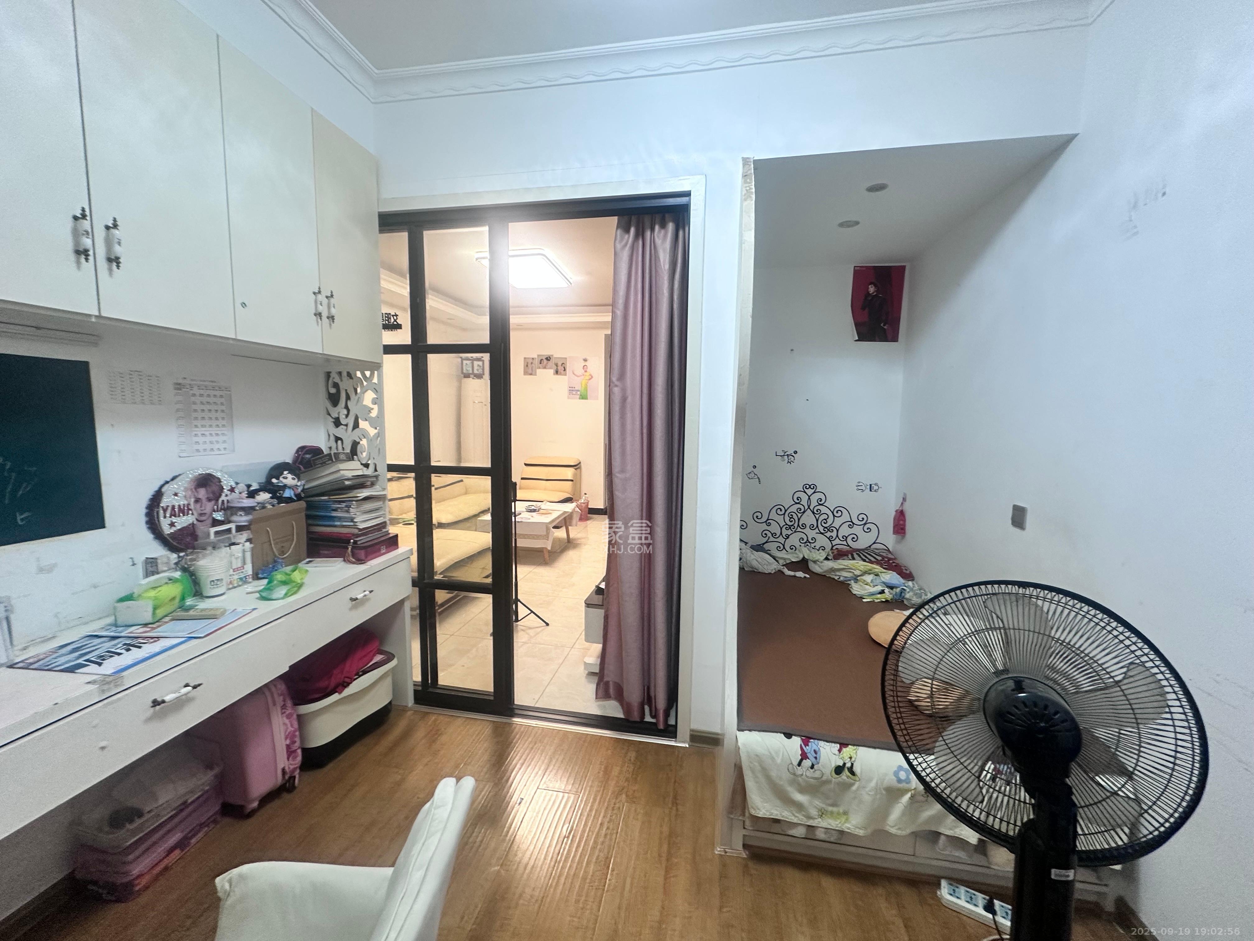 滨江一号（丰泰花园）  3室2厅1卫    1800.0元/月室内图