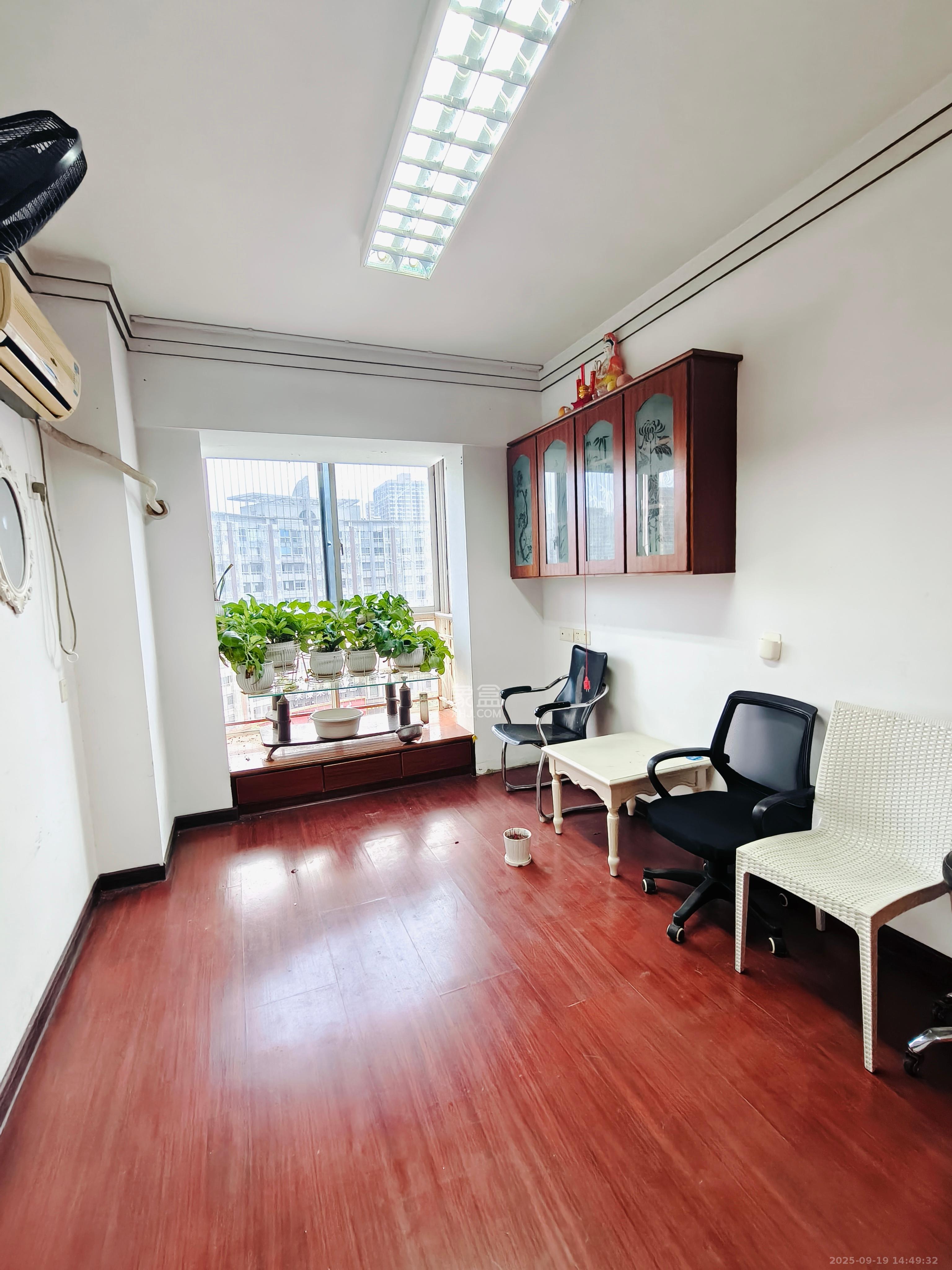 时代先锋 1室0厅0卫 2000.0元/月 时代先锋 1室0厅0卫 2000.0元/月室内图