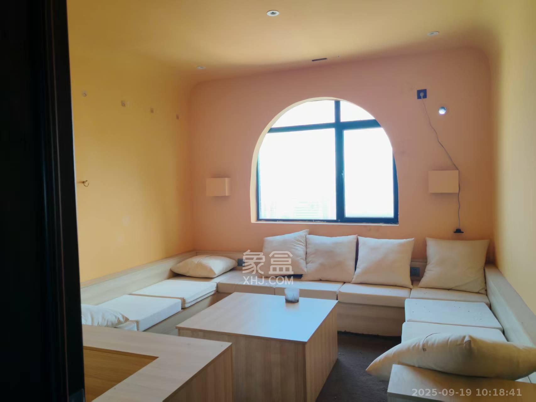 尚城  4室2厅2卫    3000.0元/月室内图