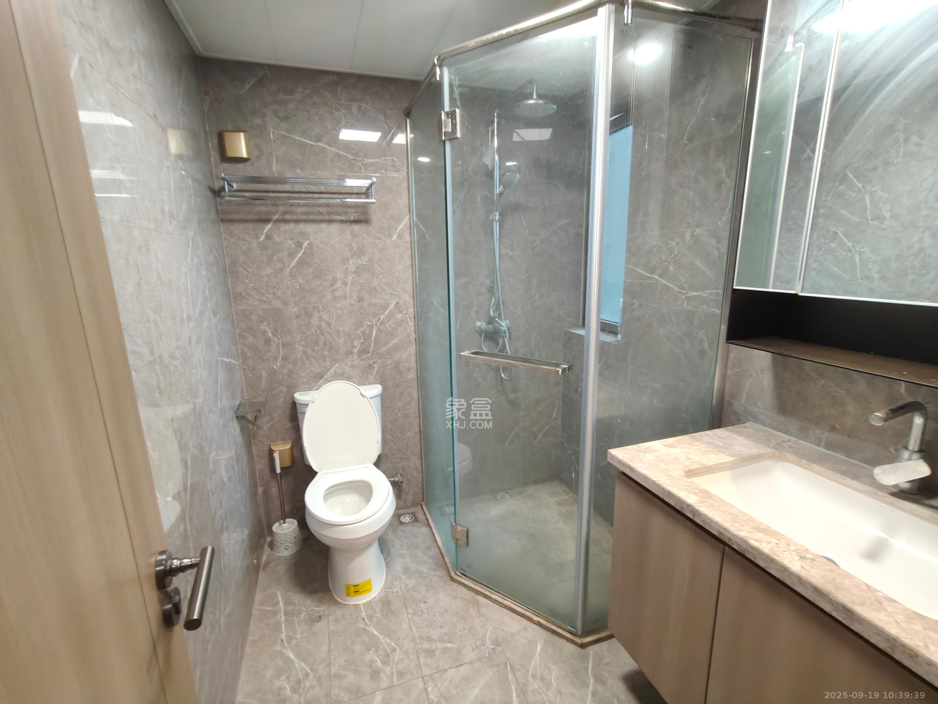 长沙溪山悦 4室2厅2卫 2800.0元/月 长沙溪山悦 4室2厅2卫 2800.0元/月室内图