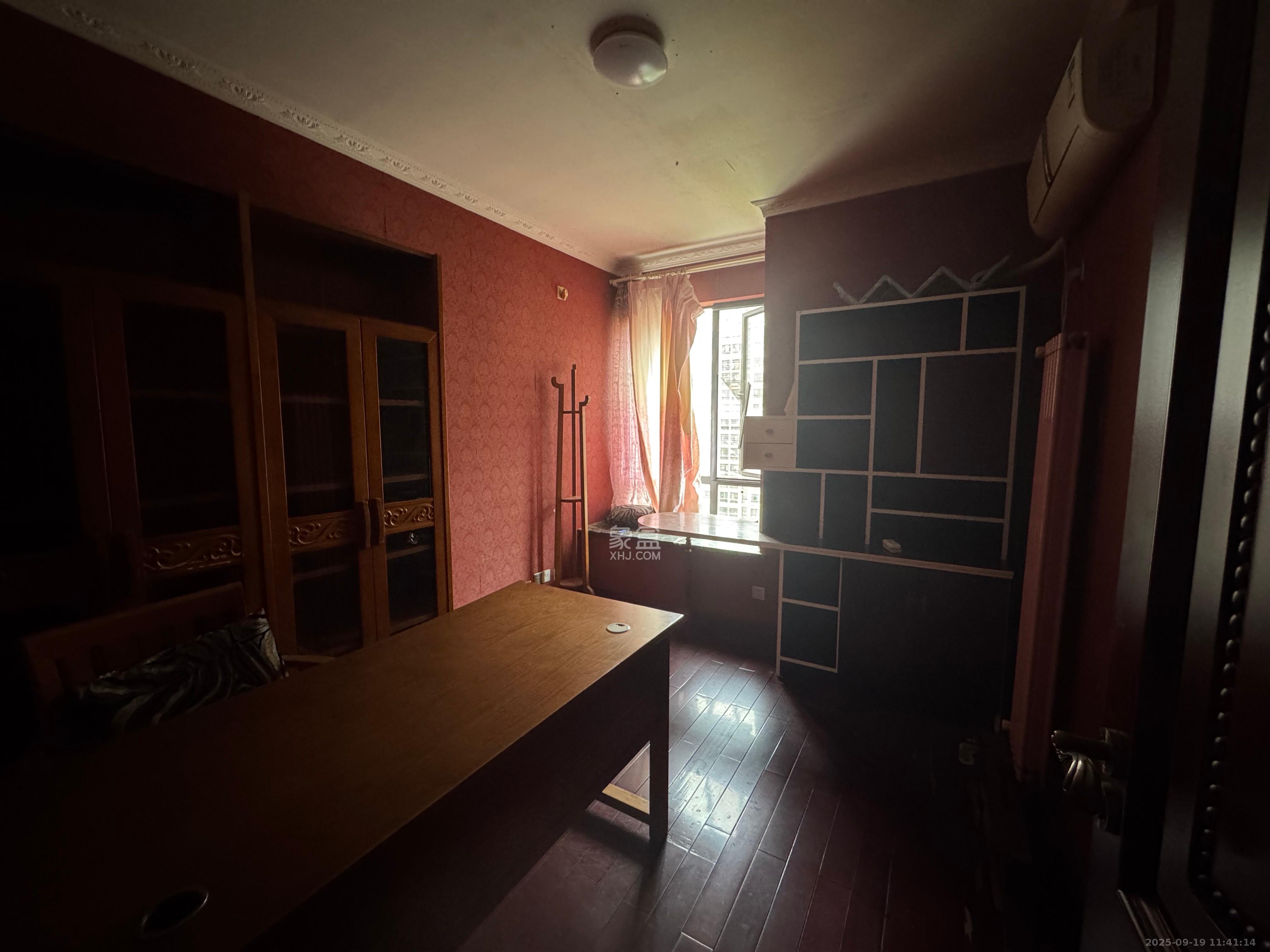 华润凤凰城一期 1室2厅2卫 2800.0元/月 华润凤凰城一期 1室2厅2卫 2800.0元/月室内图