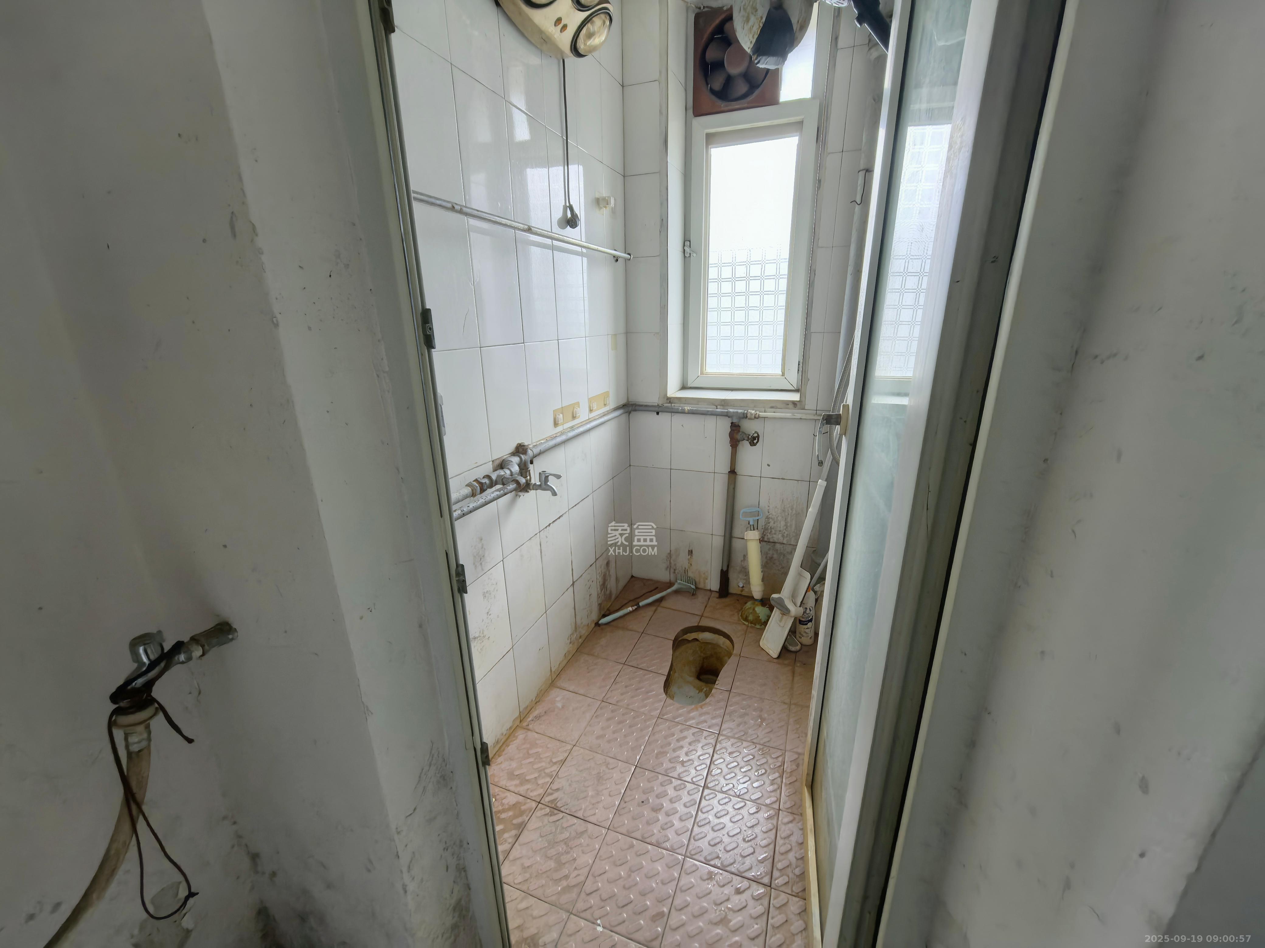 长坡社区  1室1厅1卫    1100.0元/月室内图