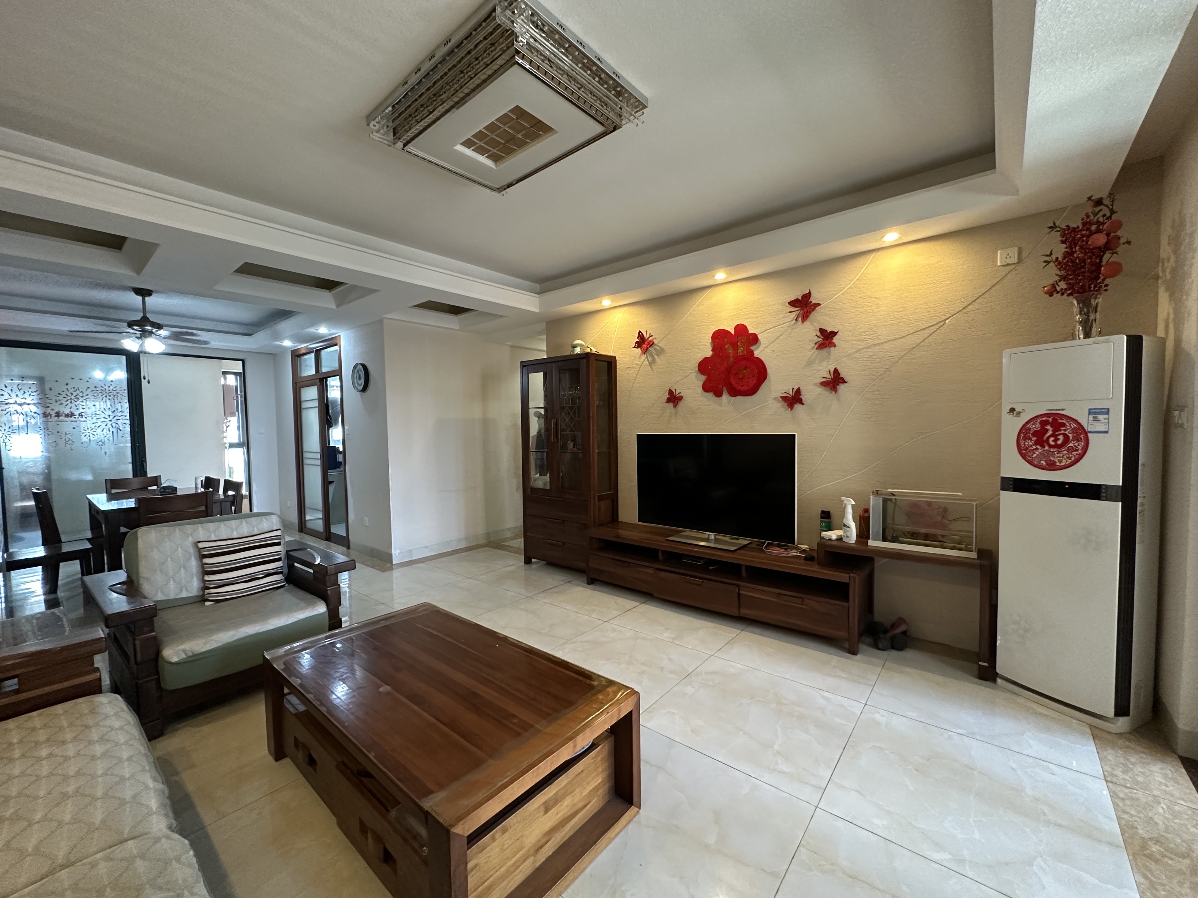 海阔天空-国瑞城二期(雅仕苑) 4室2厅2卫 5600.0元/月 海阔天空-国瑞城二期(雅仕苑) 4室2厅2卫 5600.0元/月室内图