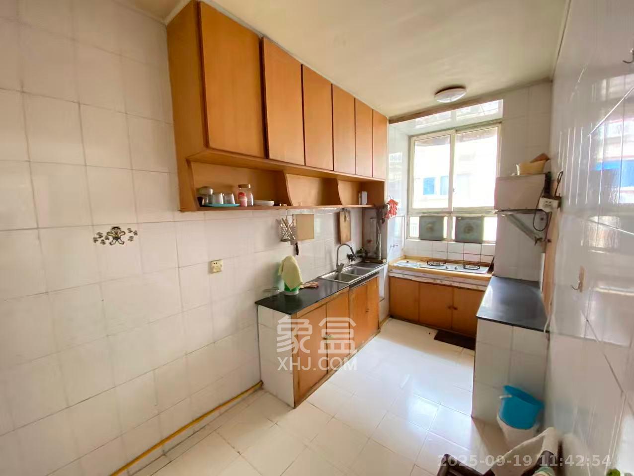 十一中学单位宿舍 3室1厅1卫 1500.0元/月 十一中学单位宿舍 3室1厅1卫 1500.0元/月室内图