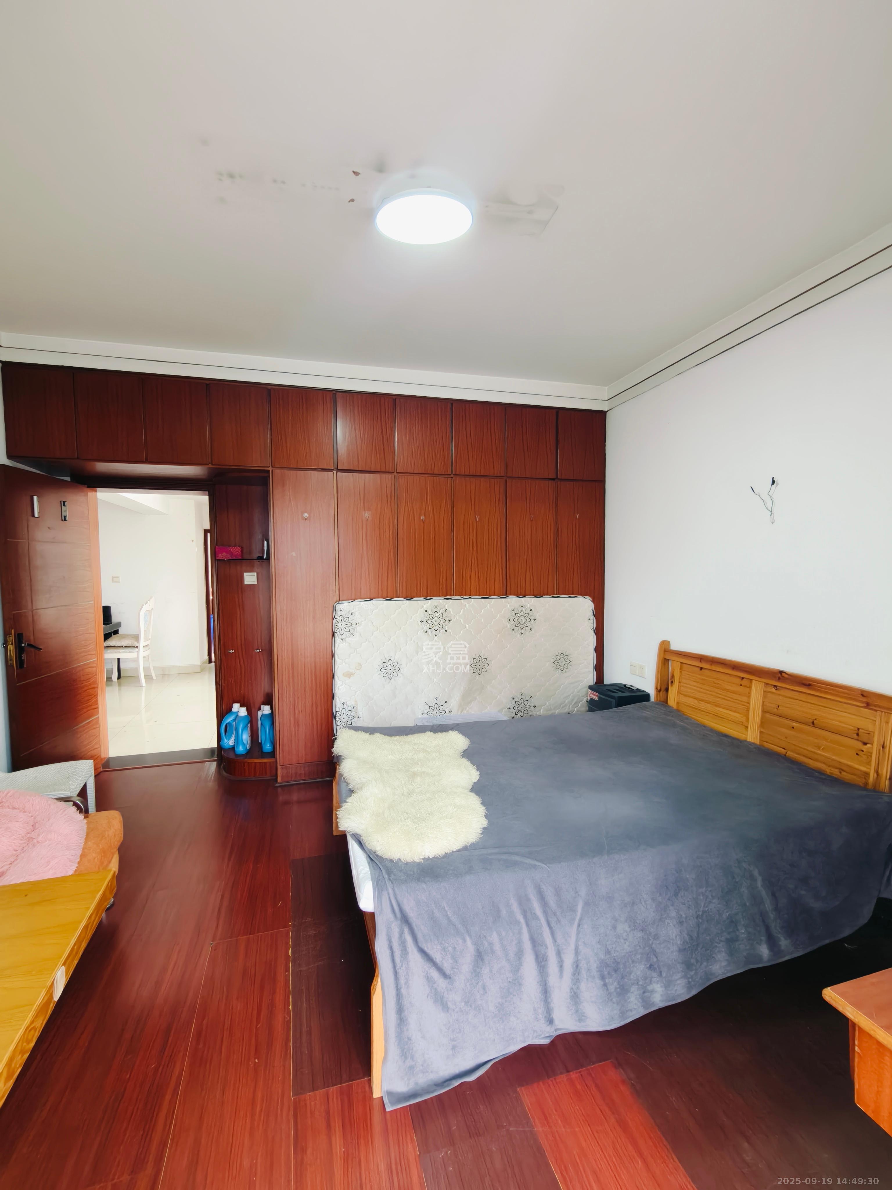 时代先锋 1室0厅0卫 2000.0元/月 时代先锋 1室0厅0卫 2000.0元/月室内图