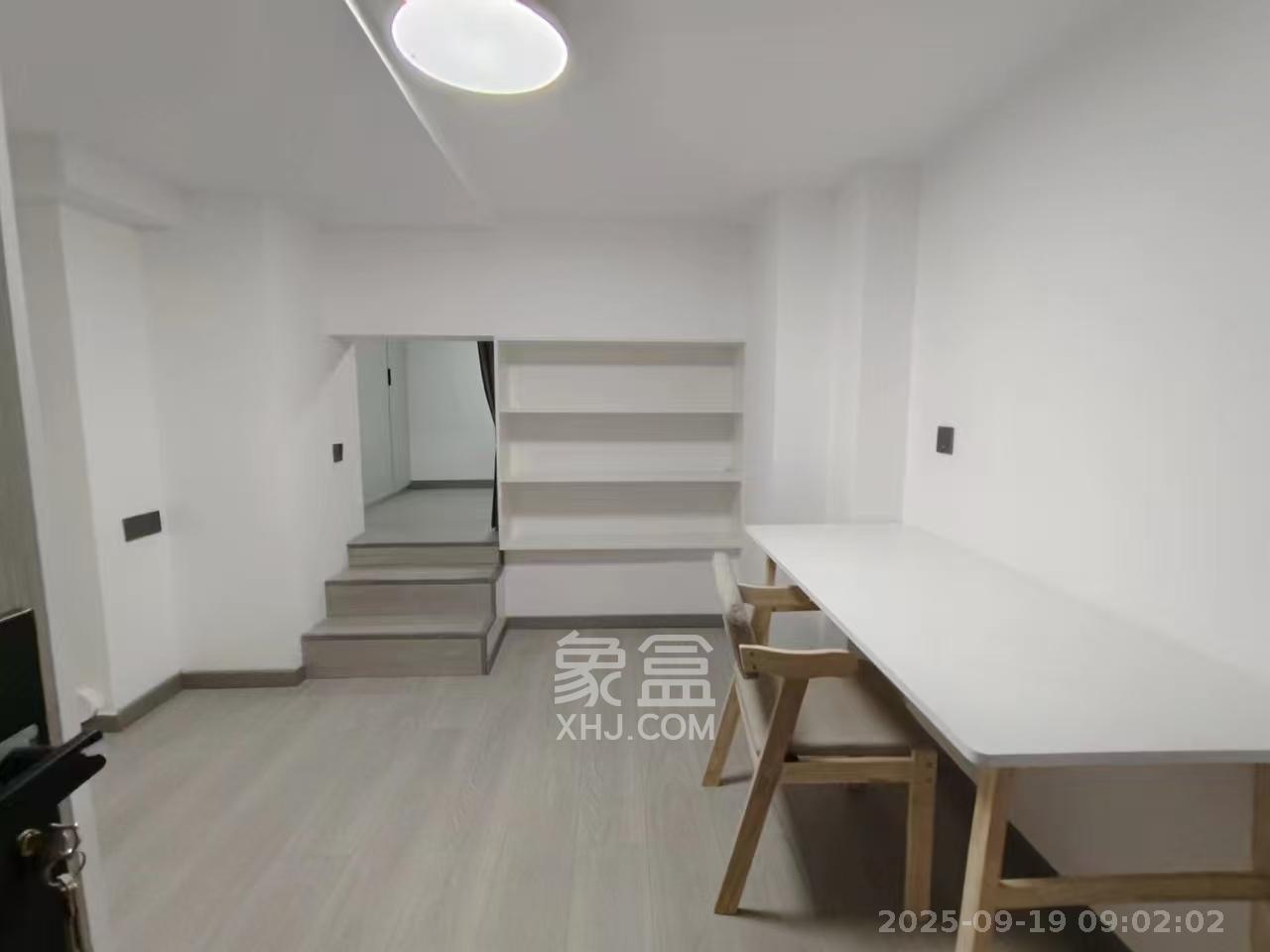 中海阅溪府  2室1厅1卫    1900.0元/月室内图