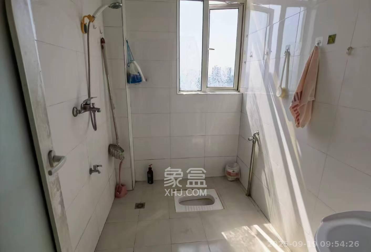 湘麓国际  2室2厅1卫    2000.0元/月室内图