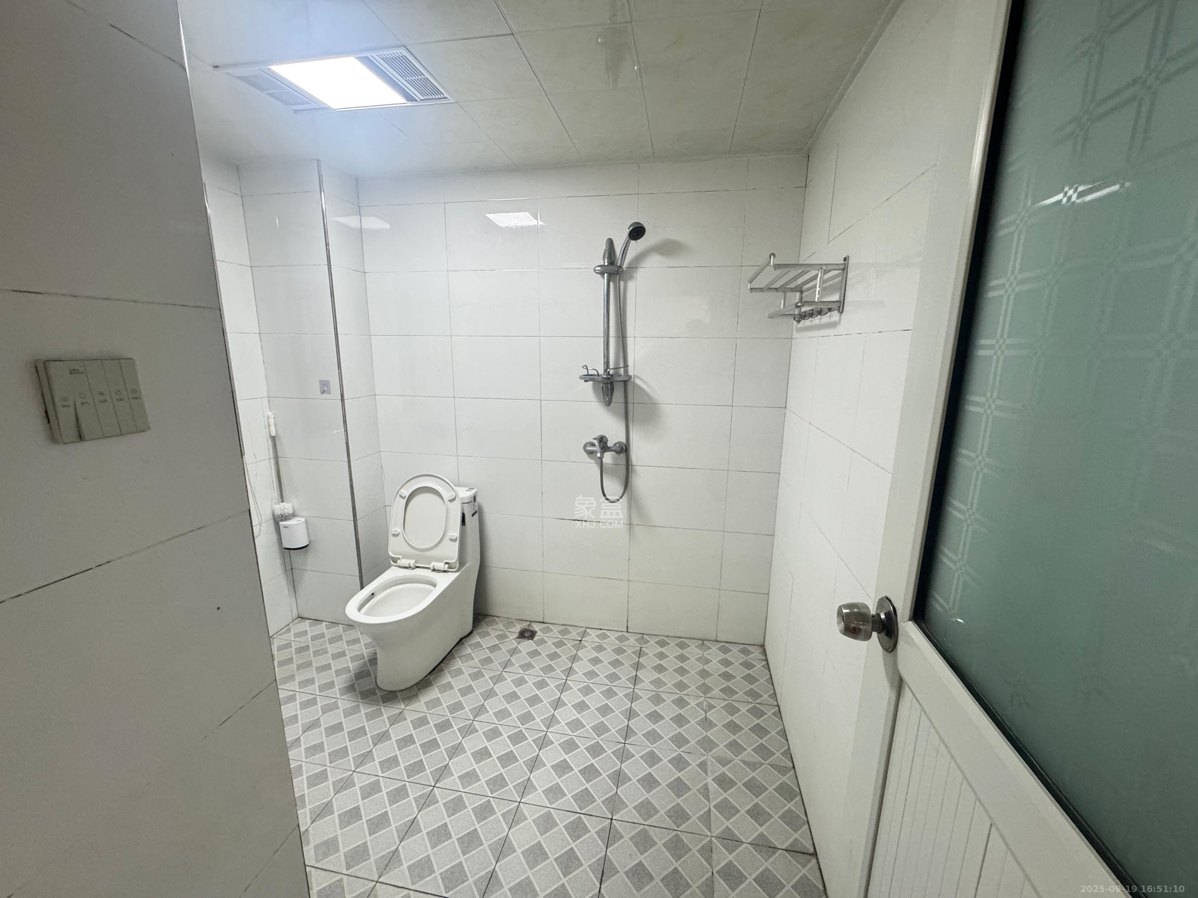 长房天翼未来城 3室2厅2卫 3500.0元/月 长房天翼未来城 3室2厅2卫 3500.0元/月室内图