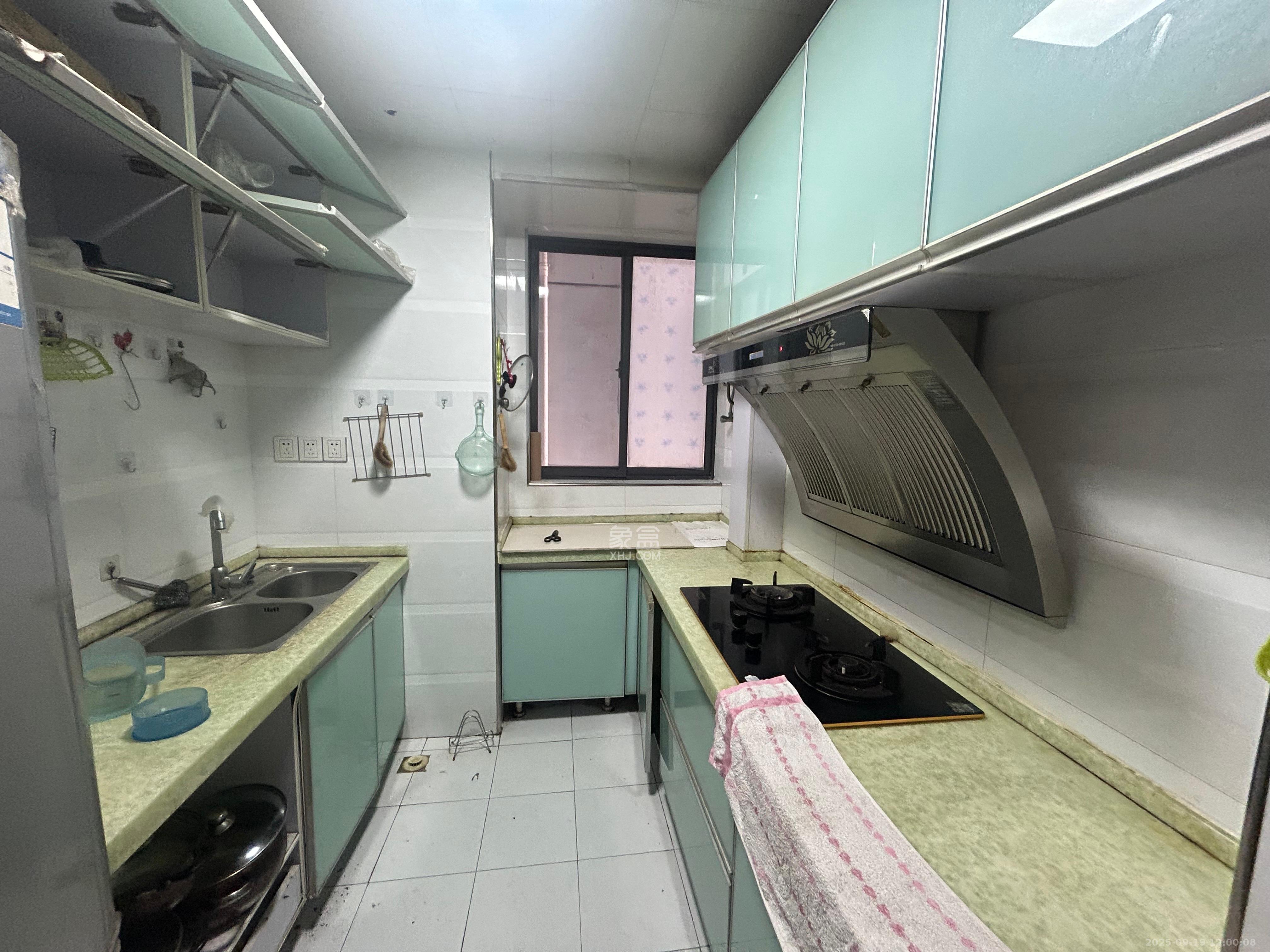 阳光100一期、四五期 3室2厅1卫 2200.0元/月 阳光100一期、四五期 3室2厅1卫 2200.0元/月室内图