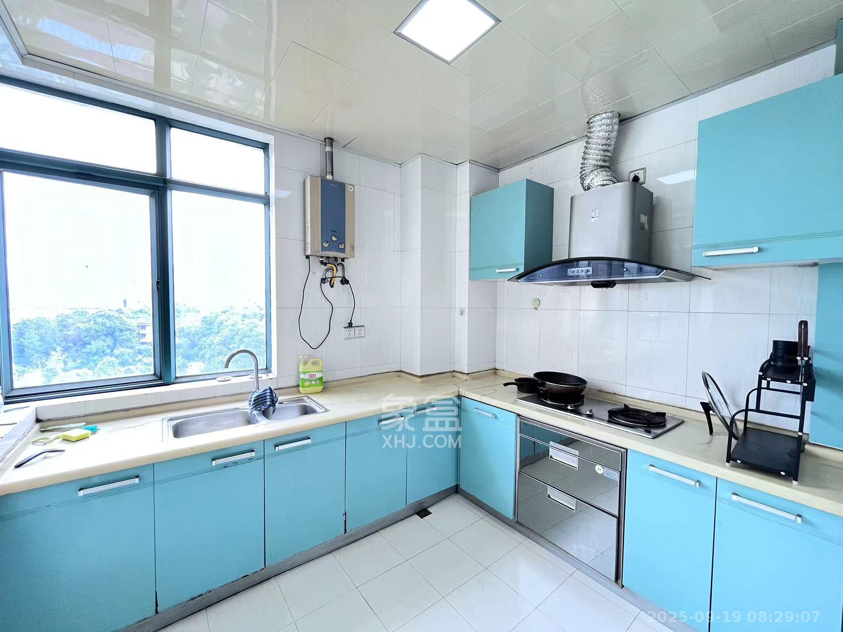 望兴景园一期 3室2厅2卫 2700.0元/月 望兴景园一期 3室2厅2卫 2700.0元/月室内图