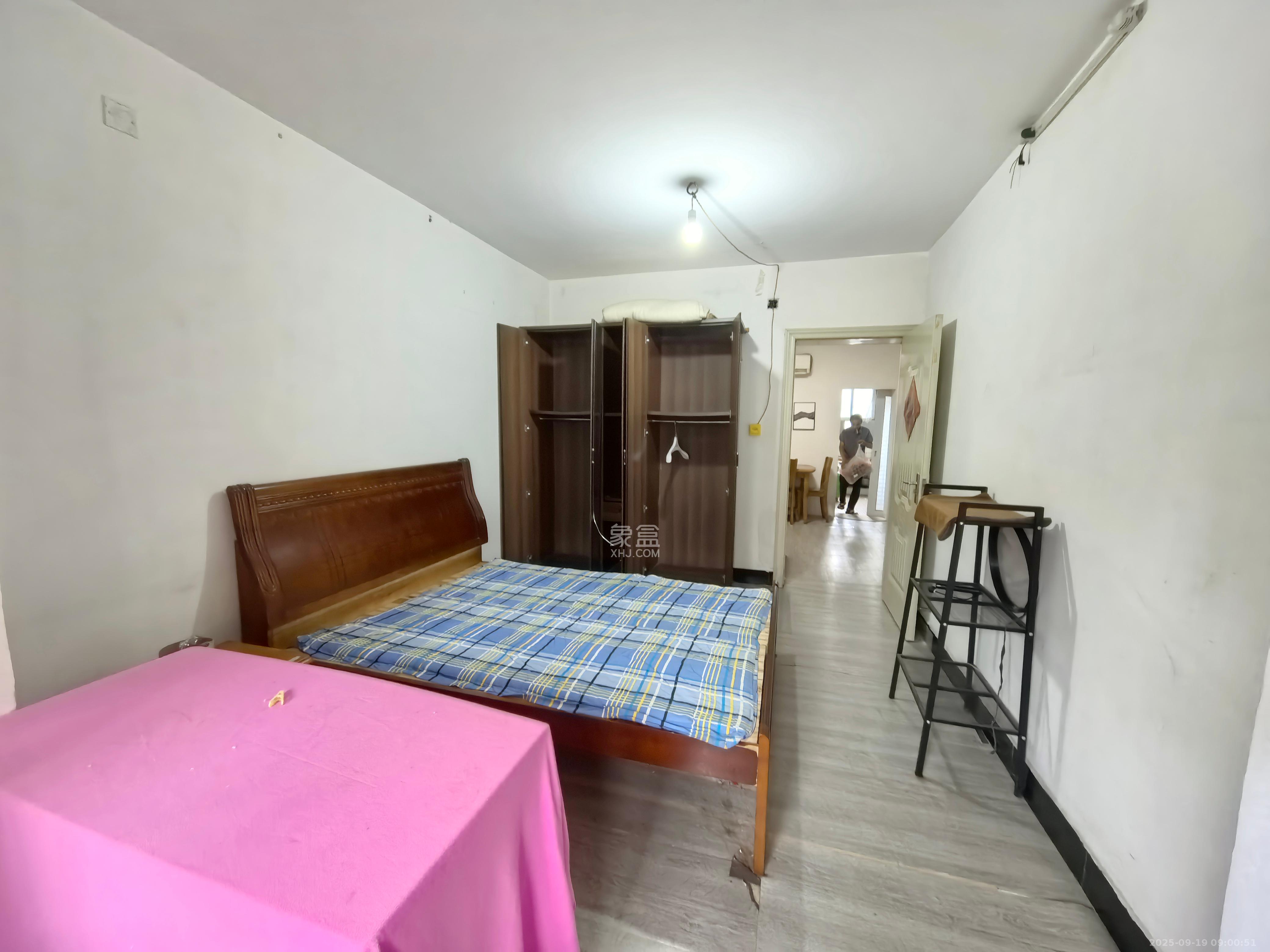 长坡社区  1室1厅1卫    1100.0元/月室内图