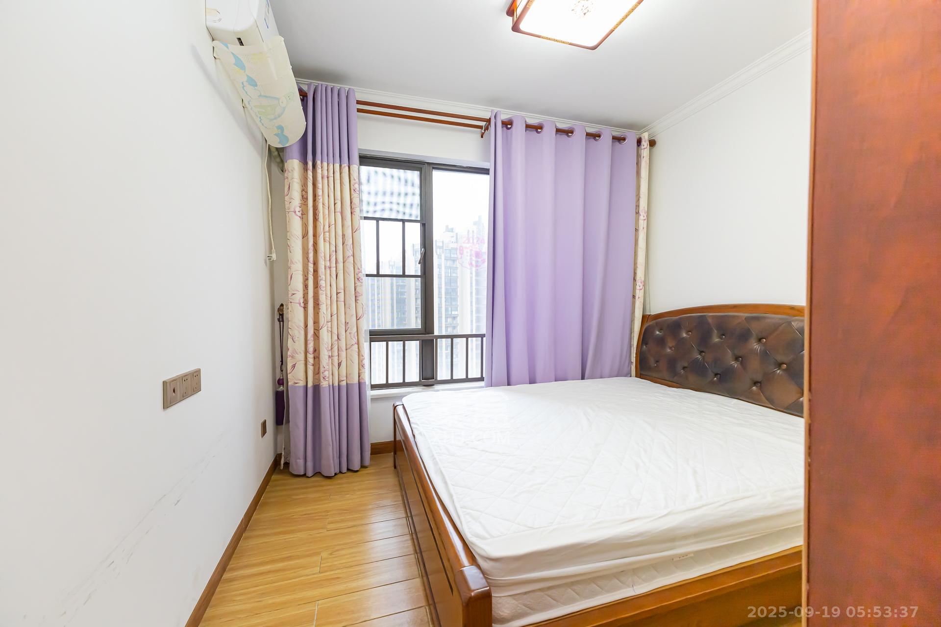 龙湖湘风原著（龙湖湘风星城）  3室2厅1卫    62.8万卧室