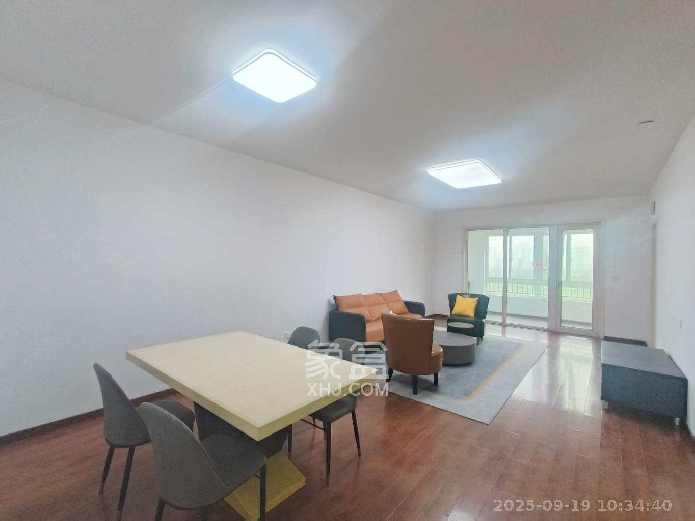 万国城(当代满庭春MOMA)一期 3室2厅2卫 2800.0元/月 万国城(当代满庭春MOMA)一期 3室2厅2卫 2800.0元/月室内图