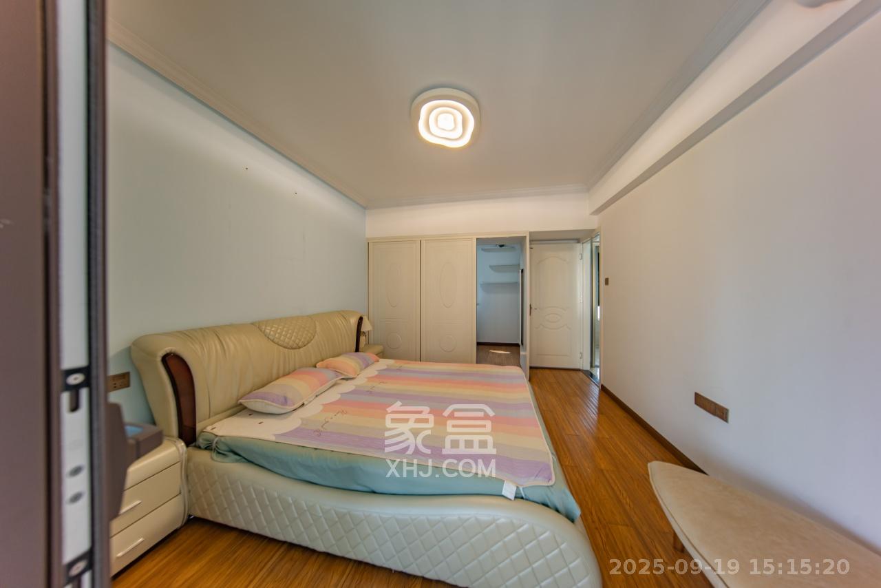 华润橡树湾  3室2厅2卫    2600.0元/月室内图