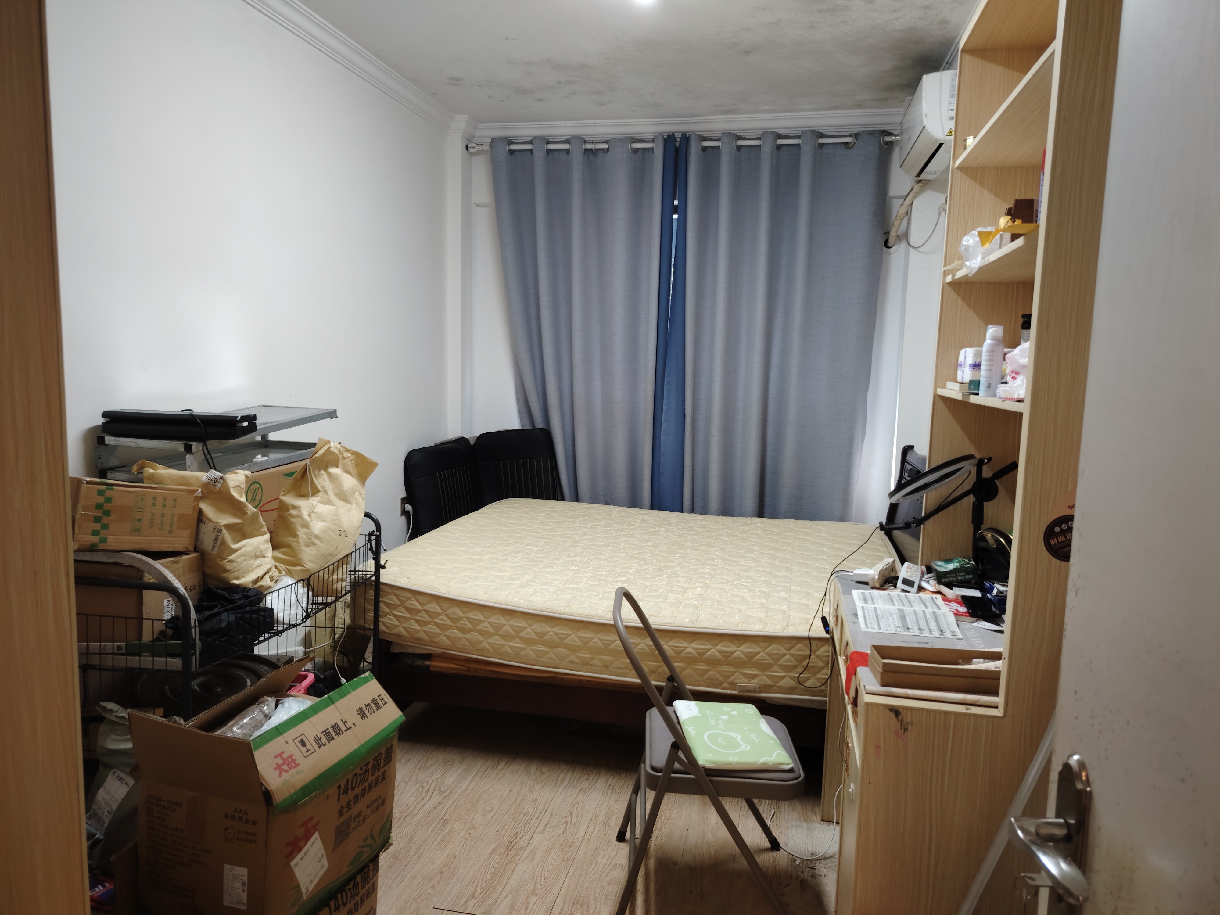 景山花园  3室2厅1卫   2300.00元/月