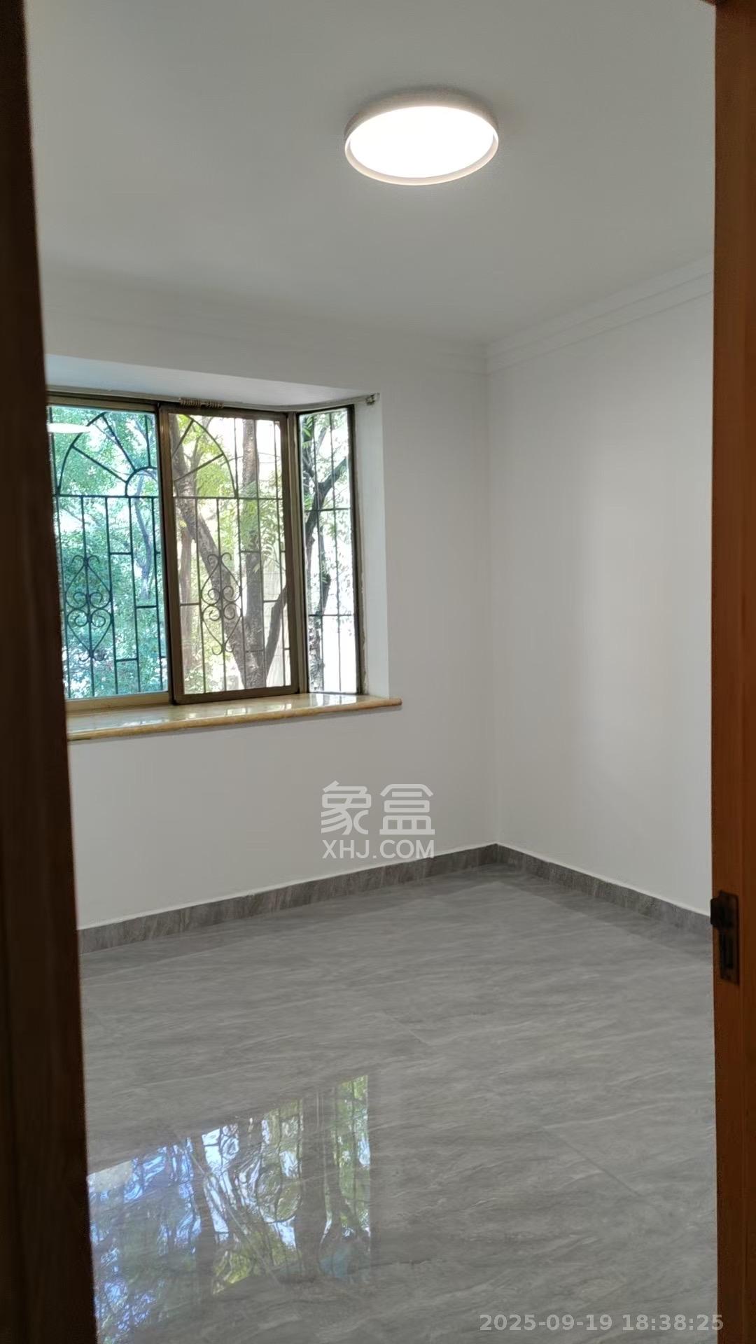 东南明苑 3室0厅0卫 2500.0元/月 东南明苑 3室0厅0卫 2500.0元/月室内图