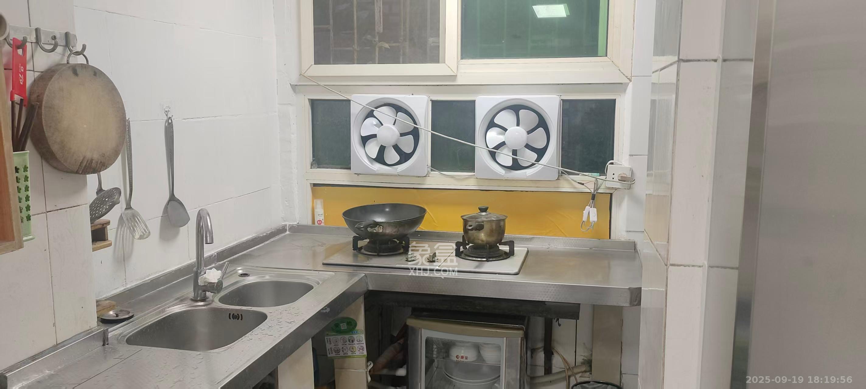 南湖路水工机械厂宿舍  1室2厅1卫    1600.0元/月室内图