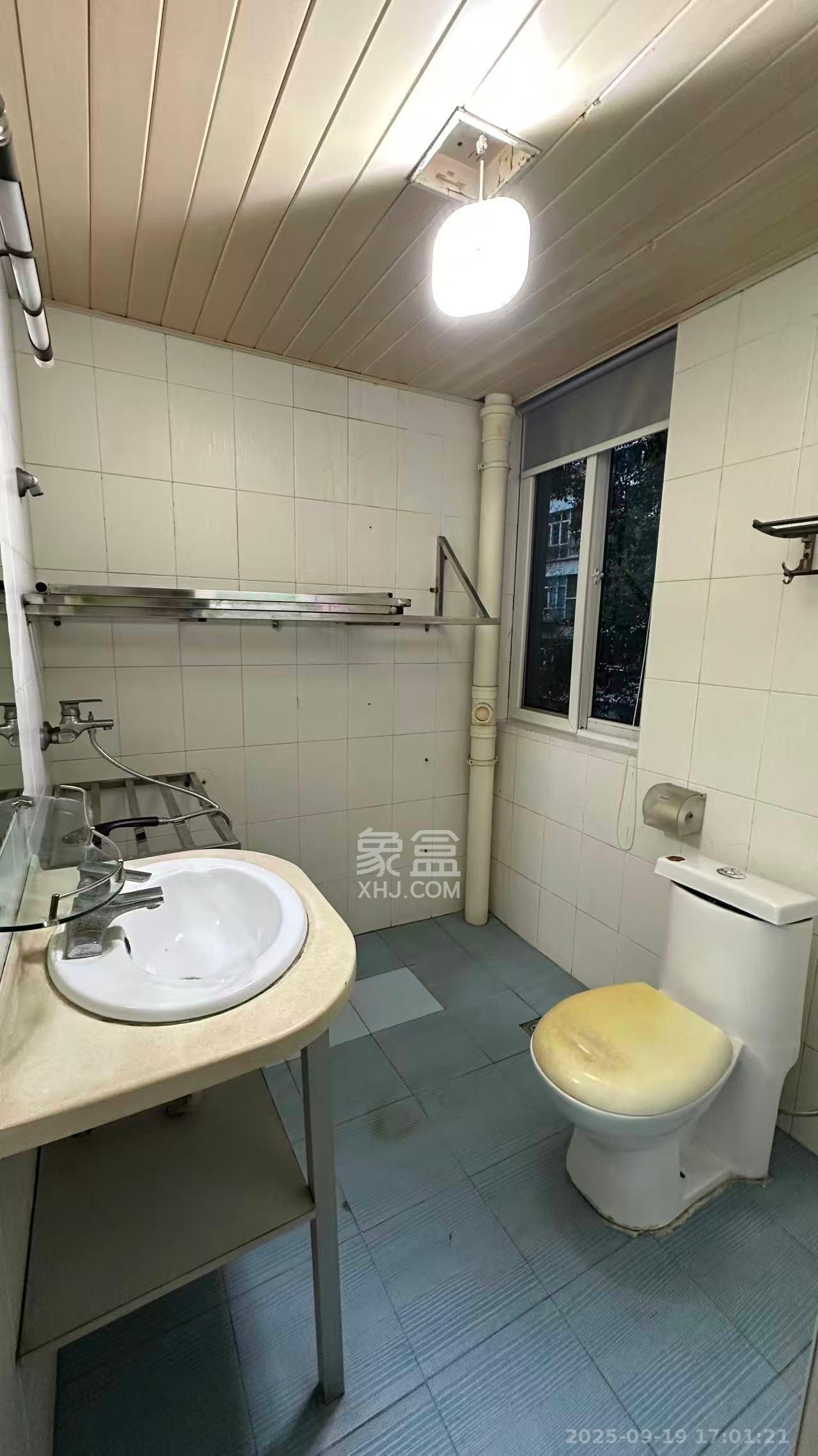 芙蓉苑 1室0厅0卫 2300.0元/月 芙蓉苑 1室0厅0卫 2300.0元/月室内图