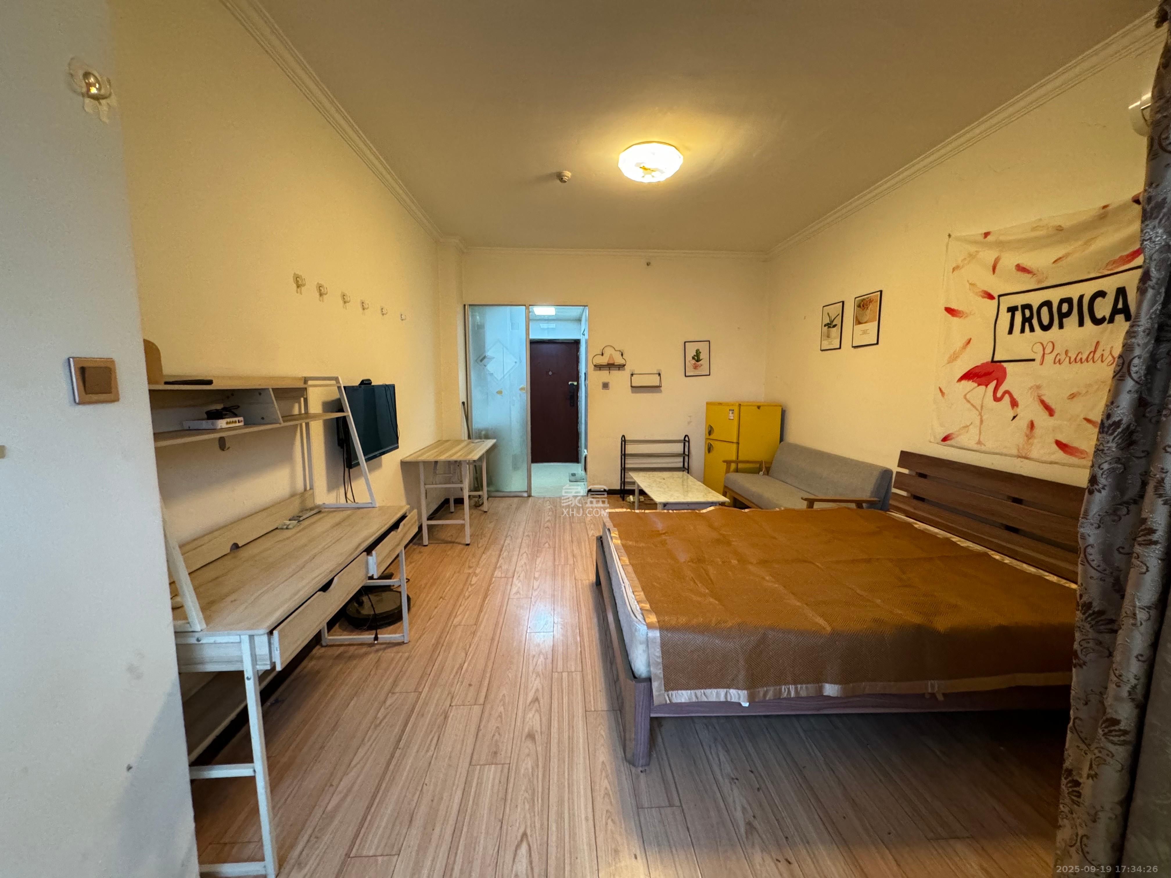 万象凯旋湾 1室1厅1卫 1300.0元/月 万象凯旋湾 1室1厅1卫 1300.0元/月室内图