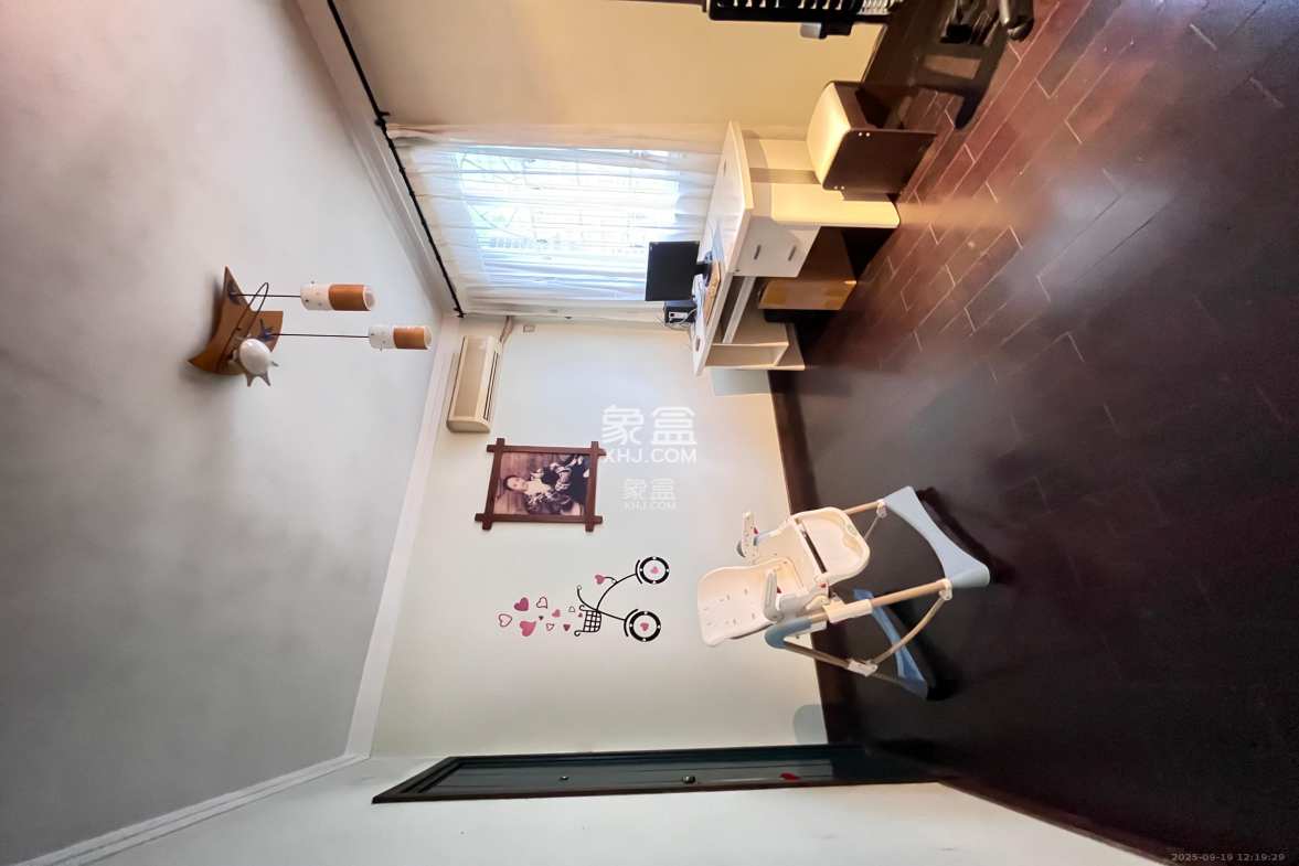 森宇佳园 4室2厅1卫 2400.0元/月 森宇佳园 4室2厅1卫 2400.0元/月室内图