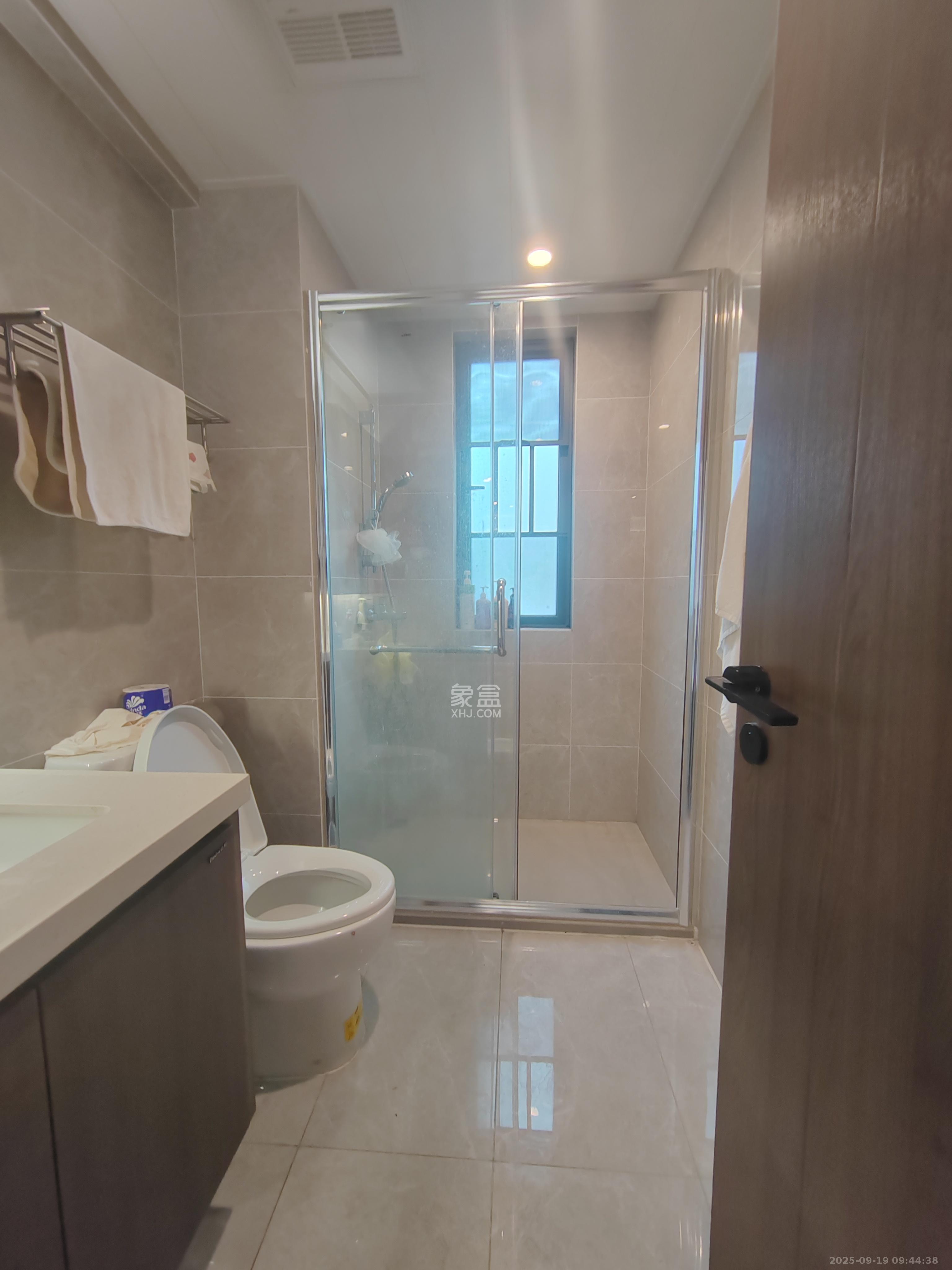 欣利梅溪左岸 4室2厅2卫 3200.0元/月 欣利梅溪左岸 4室2厅2卫 3200.0元/月室内图