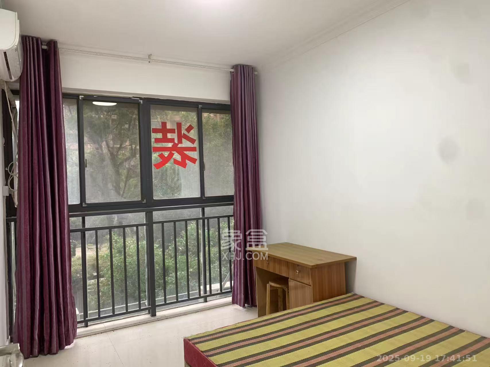 山水嘉园 4室2厅1卫 2000.0元/月 山水嘉园 4室2厅1卫 2000.0元/月室内图