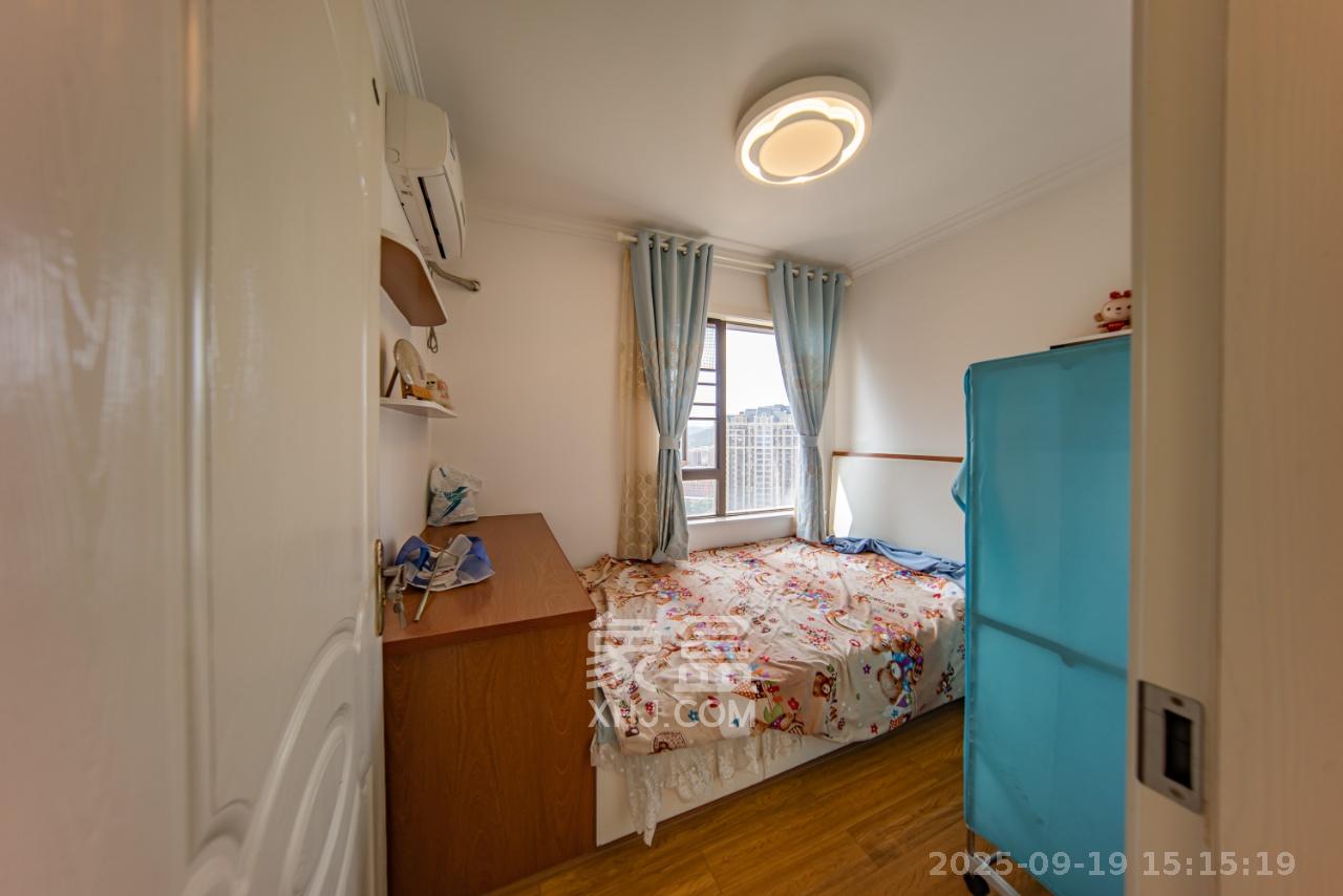 华润橡树湾  3室2厅2卫    2600.0元/月室内图