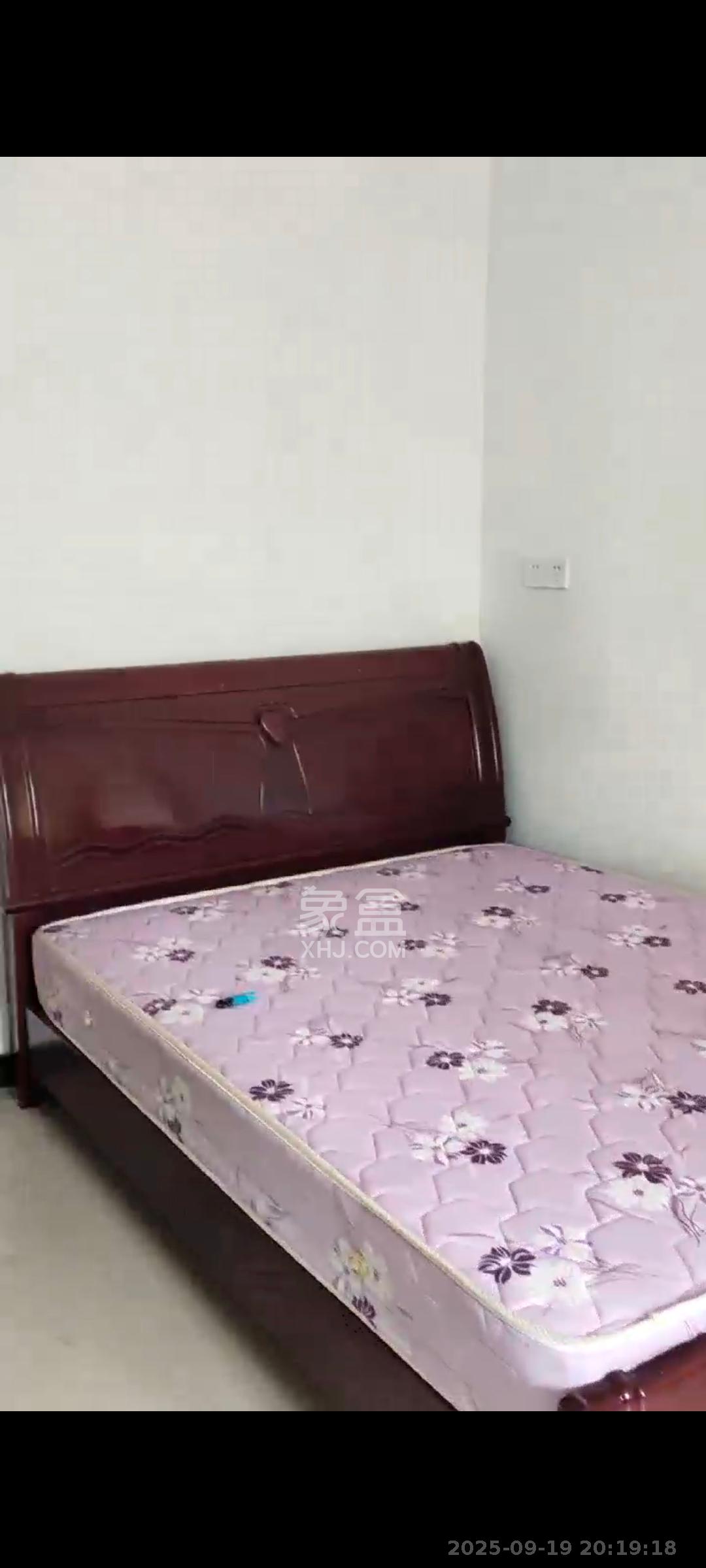 高岭小区 1室1厅1卫 1200.0元/月 高岭小区 1室1厅1卫 1200.0元/月室内图