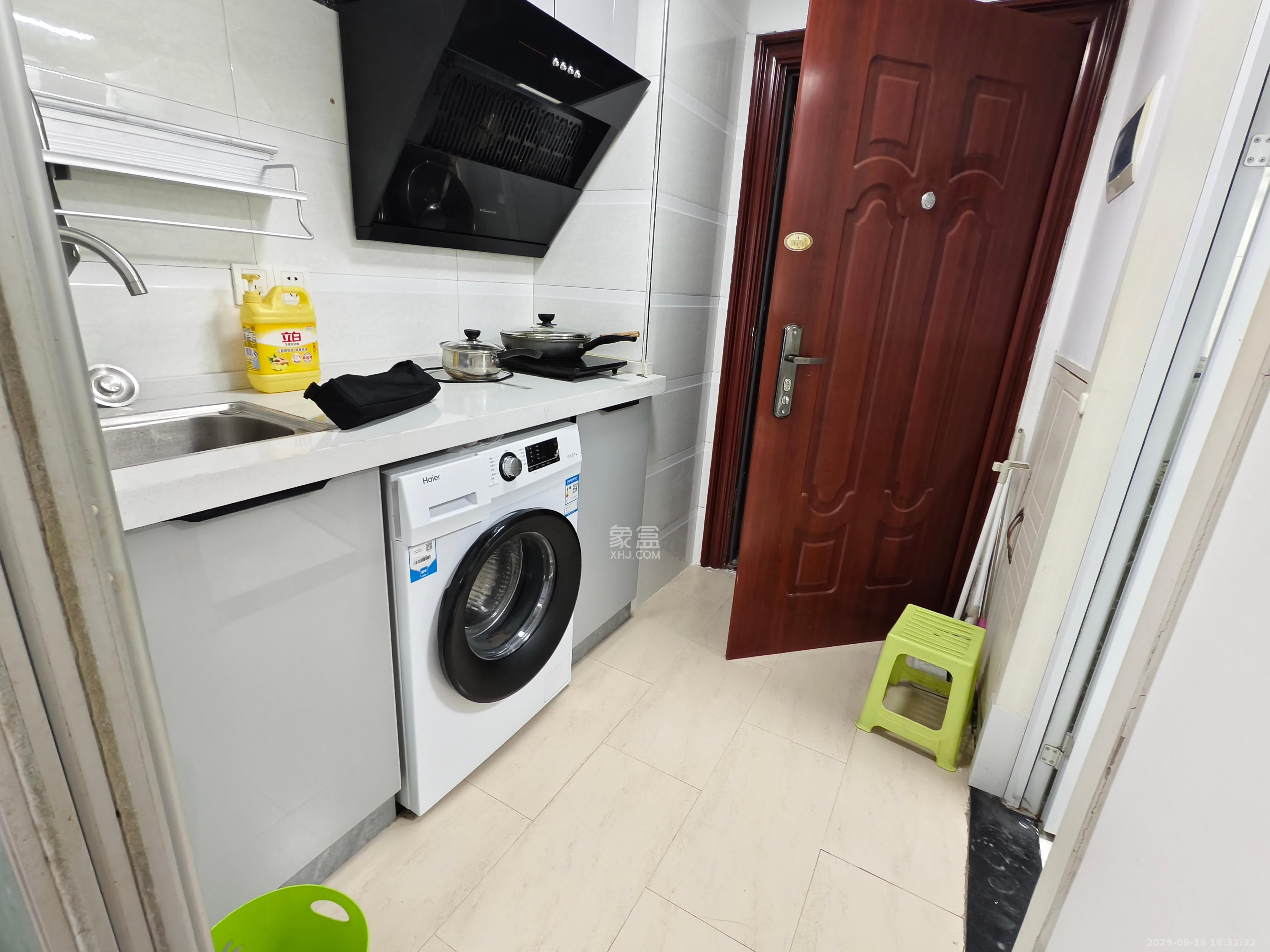 名富公寓  1室1厅1卫    1500.0元/月室内图