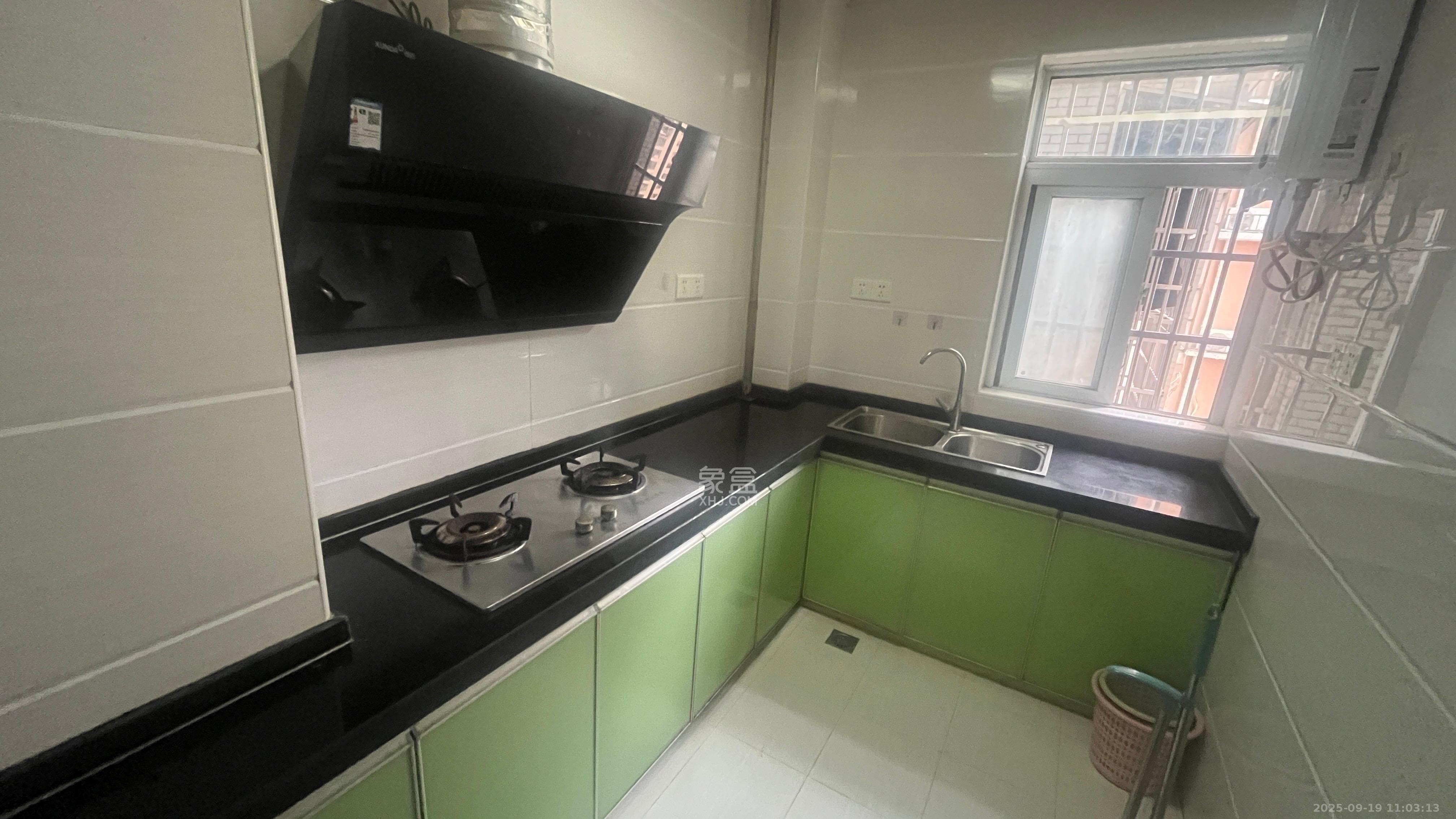 骑龙安置小区 2室2厅1卫 1900.0元/月 骑龙安置小区 2室2厅1卫 1900.0元/月室内图