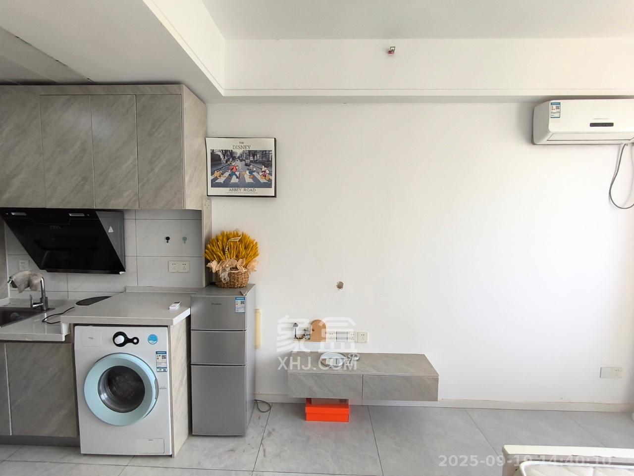 保利香槟国际 1室1厅1卫 1000.0元/月 保利香槟国际 1室1厅1卫 1000.0元/月室内图